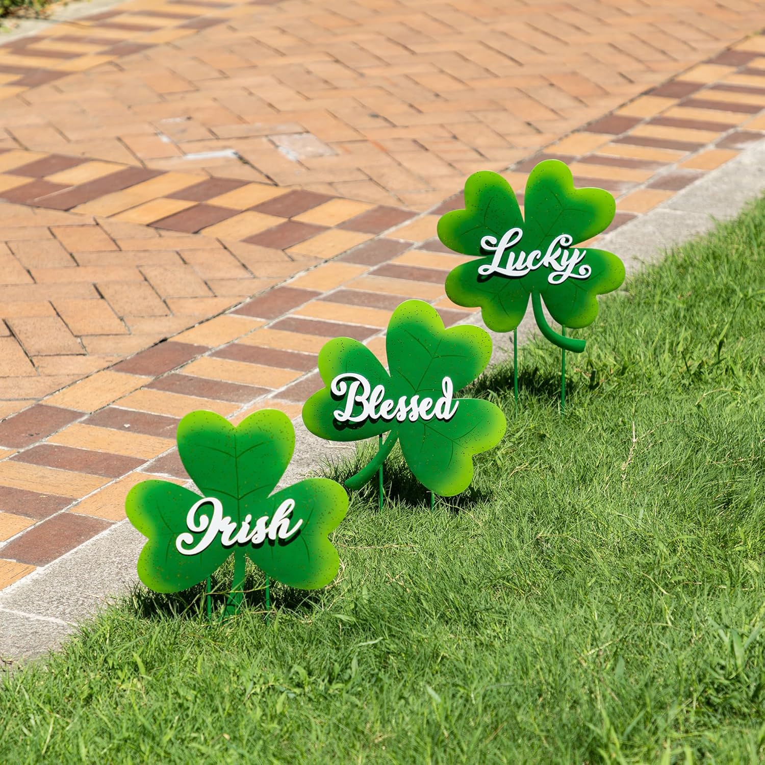 Glitzhome St Patricks Day Yard Signs Outdoor Decorations, 36.75"H Metal Shamrock Garden Stakes Set of 3, Green Shamrock Sign Decor for Irish Outside Lawn Porch