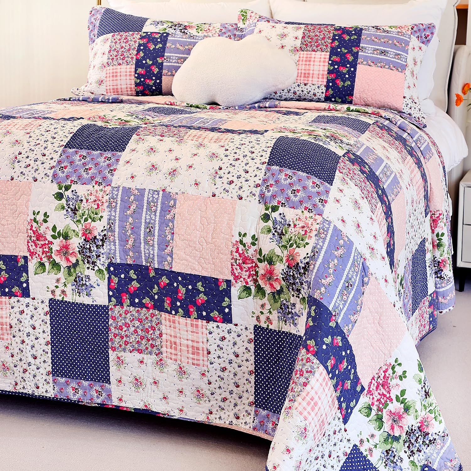EVENHUG 100% Cotton Patchwork Quilt King Size Set Lightweight Floral King Quilts Bedding Set Bedspread Coverlet Reversible Bed Cover with Pillow Shams for All Seasons 3 Pieces (106"X96")