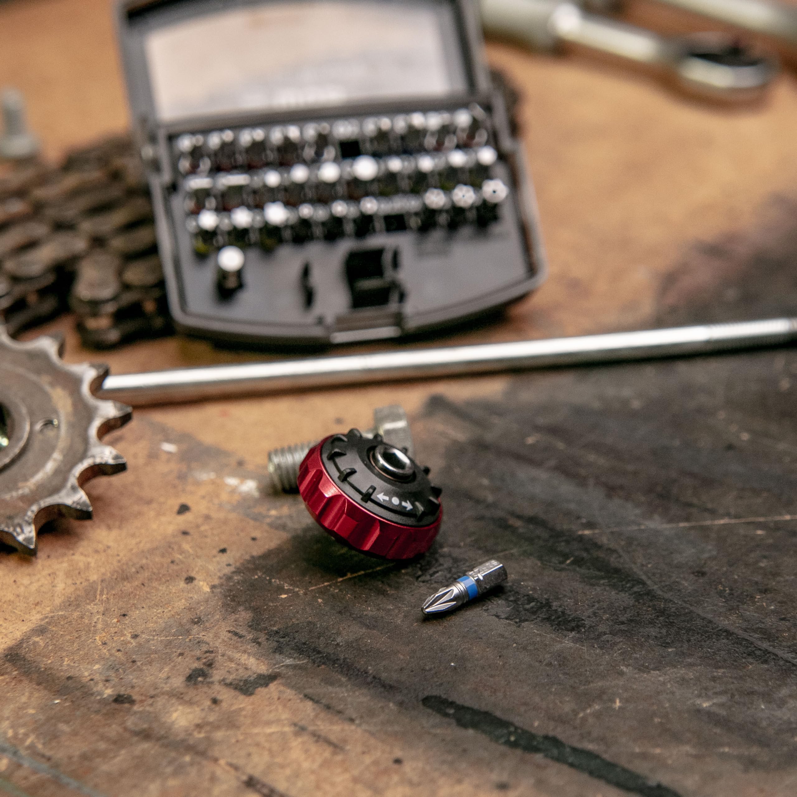 WGB Das Werkzeug Kleine Fingerratsche mit Bithalter | 1/4" Mini Schraubenzieher Werkzeug für beengte Stellen | Ratschen Schraubendreher Gadget für Männer & Frauen - 9