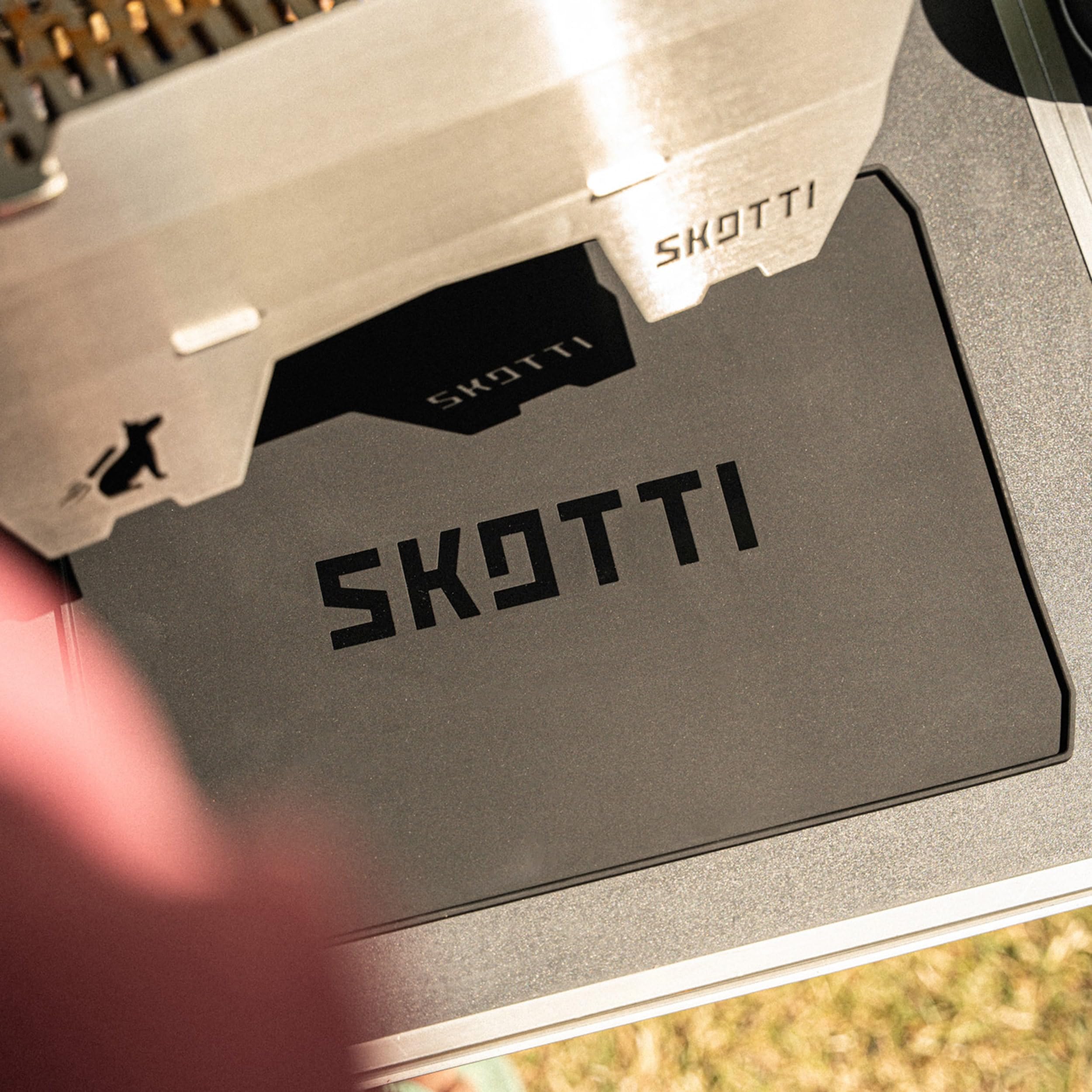 SKOTTI Matt - Silikonmatte, ideal als Unterlage für Campinggrills, Skotti Grill zubehör