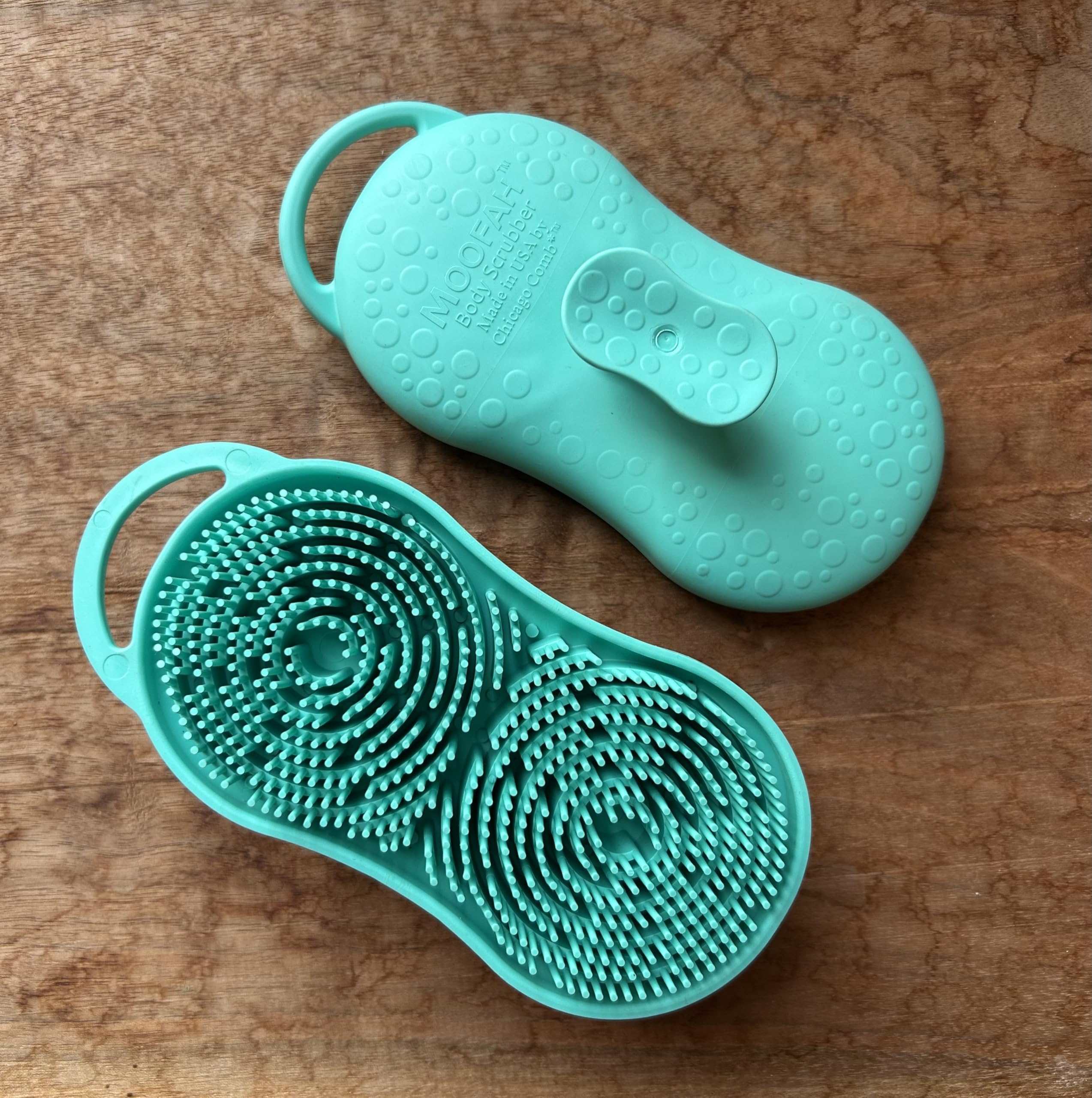 Chicago Comb MOOFAH™ Body Scrubber- Made in USA, Loofah Alternative, Exfoliating, Refreshing, Quick-Drying, Travel-Friendly, Easy-to-Clean (): Aqua