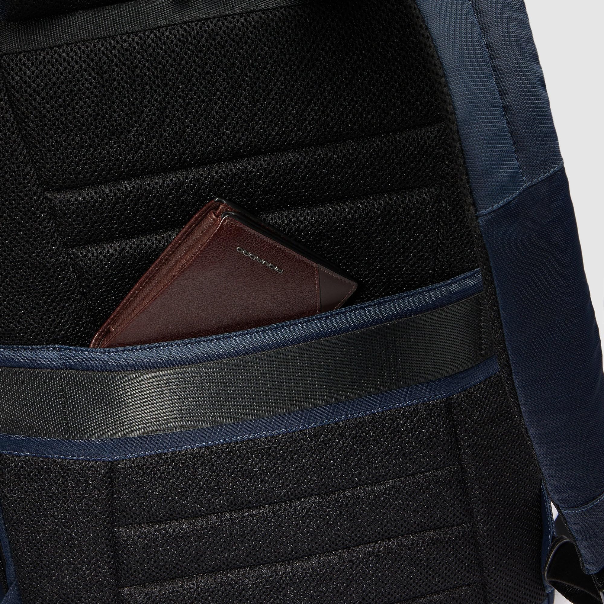 PIQUADRO - Zaino Porta PC 17" in Pelle e Tessuto Tecnico - Uomo - Nero | Aggancio per Trolley, Spallacci imbottiti, Ampio, Vani organizzati, Business, Viaggio, Uso Quotidiano