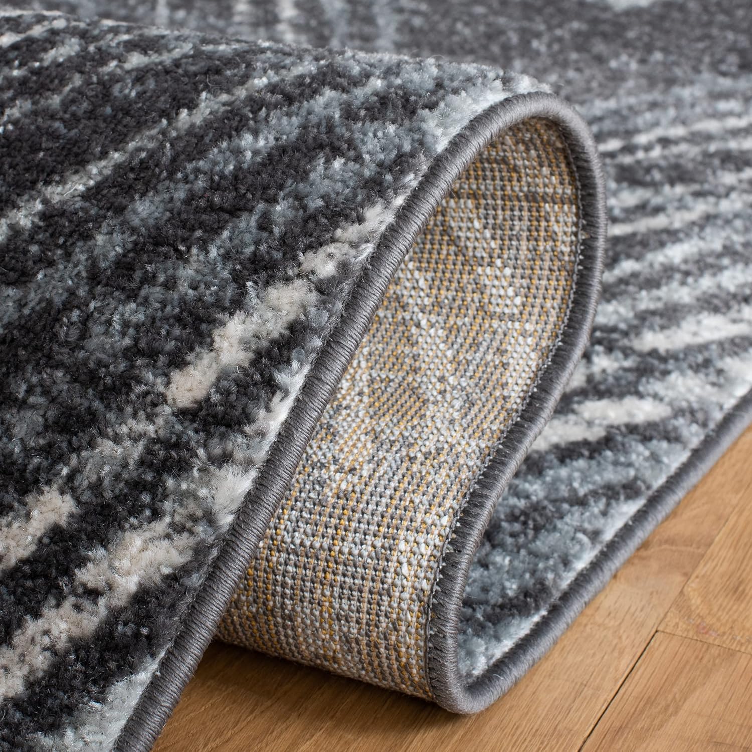 SAFAVIEH Amsterdam Collection Accent Rug - 4' x 6', Dark Grey & Light Grey, Modern Design, Non-Shedding & Easy Care, Ideal for High Traffic Areas in Entryway, Living Room, Bedroom (AMS110G)