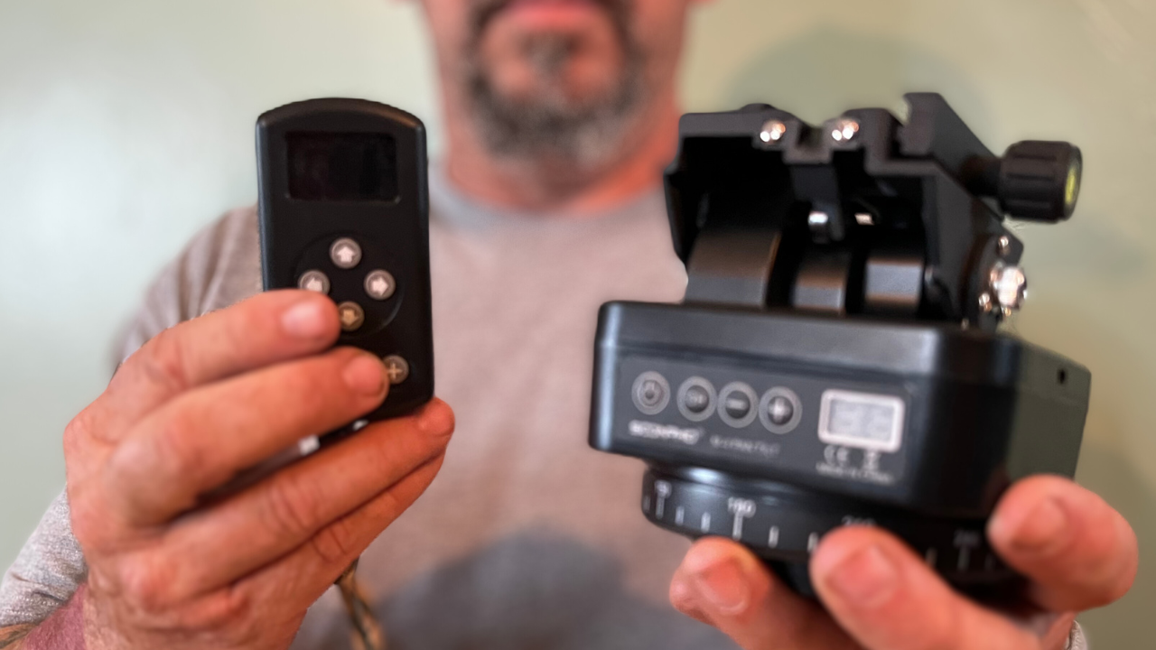 Watch Remote Control Pan & Tilt | Soonpho M4 Motorized Tripod Head on ...