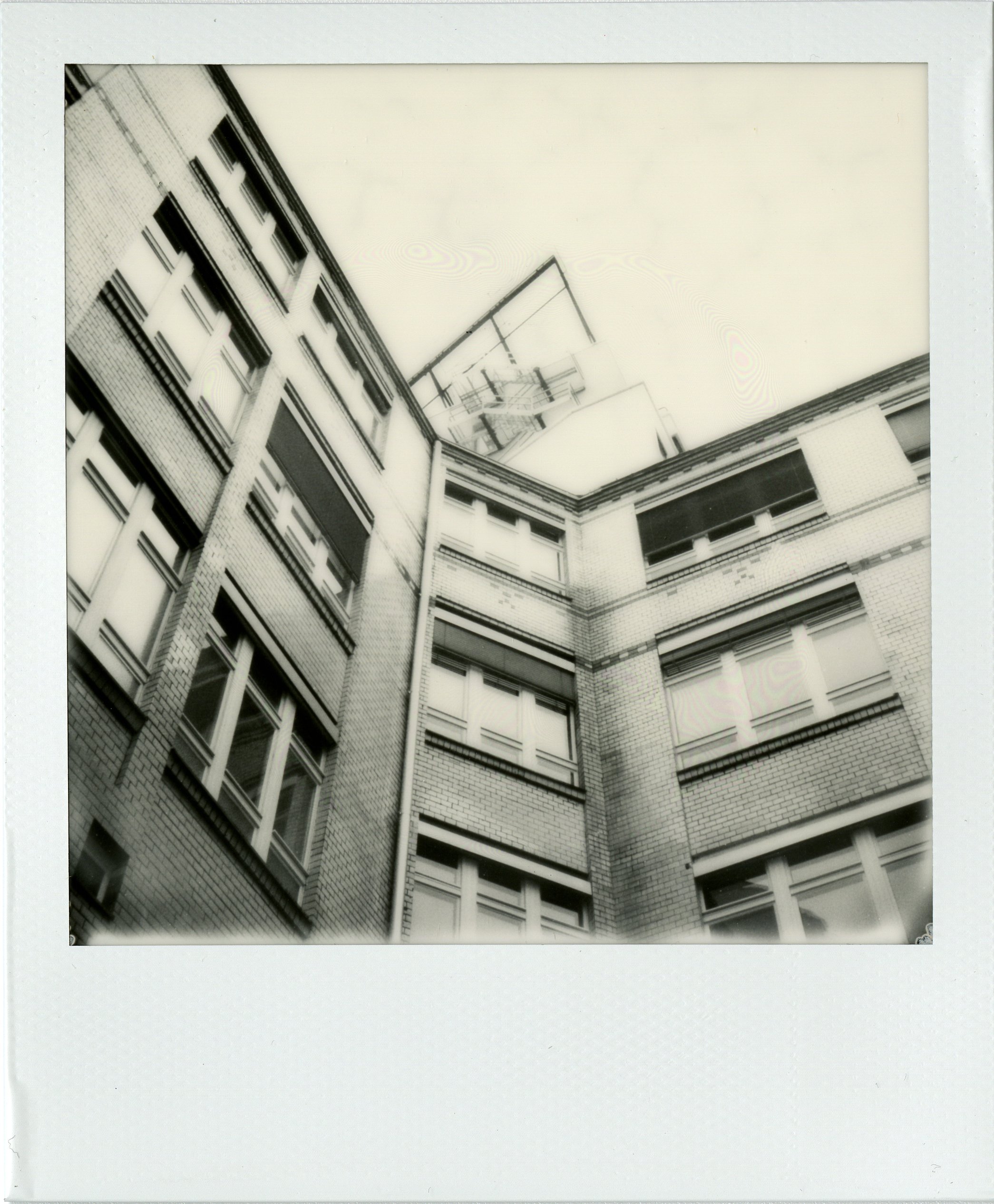 Impossible 4513 Pellicole Istantanee Black&White per Fotocamere Polaroid Serie SX-70, Frame Bianco