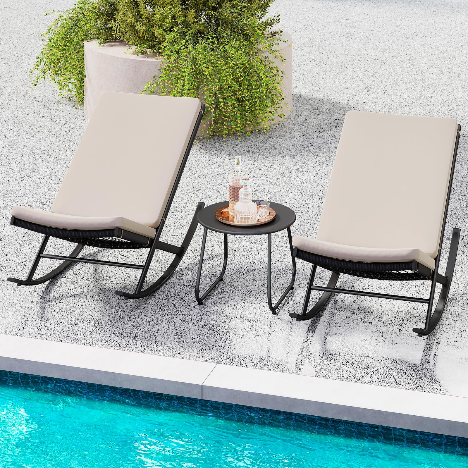 GIANTEX Juego de Muebles de Jardín 3 Piezas, 2 Sillones Mecedoras de Ratán PE, Mesita de Café Redonda, Asiento con Cojín, Conjunto de Conversación para Patio, Balcón, Terraza