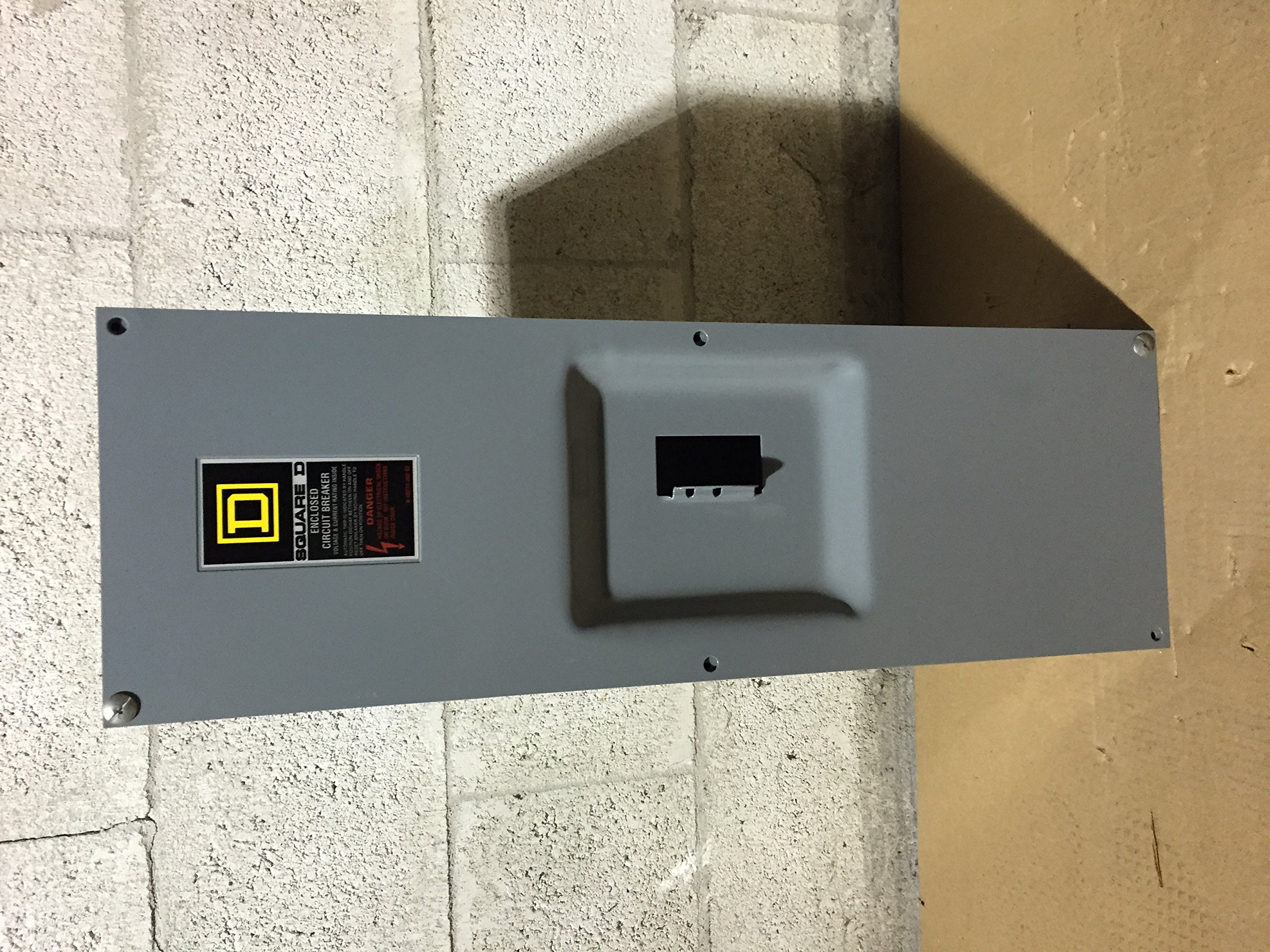 SCHNEIDER ELECTRIC Enclosure 240-Volt 200-Amp Nema-1 Q22200NS Molded Case Circuit Breaker 600V 250A