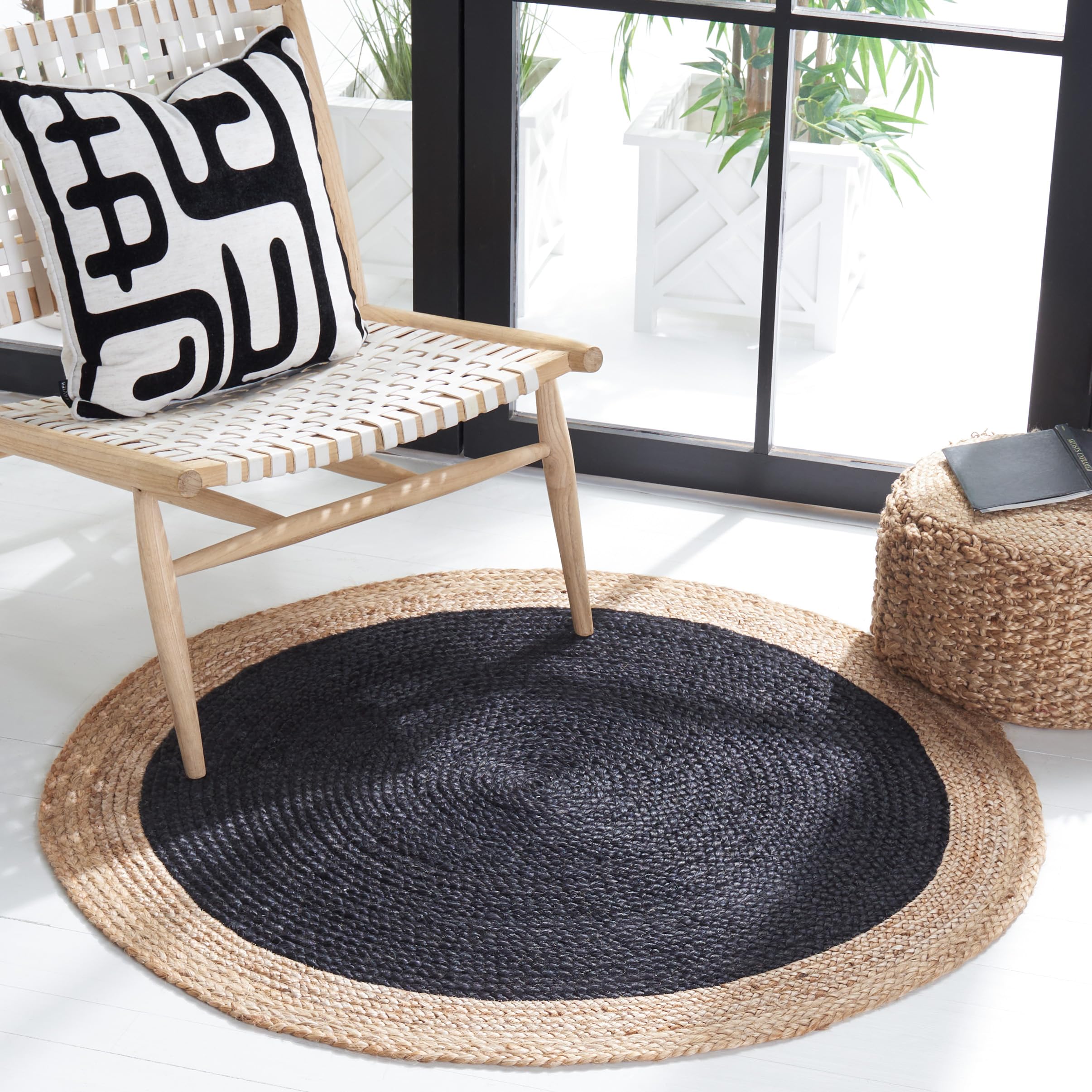 Safavieh Natural Fiber Rug for Living Room Dining Room, Bedroom, Natural Fiber Collection, Short Pile, in Black and Natural