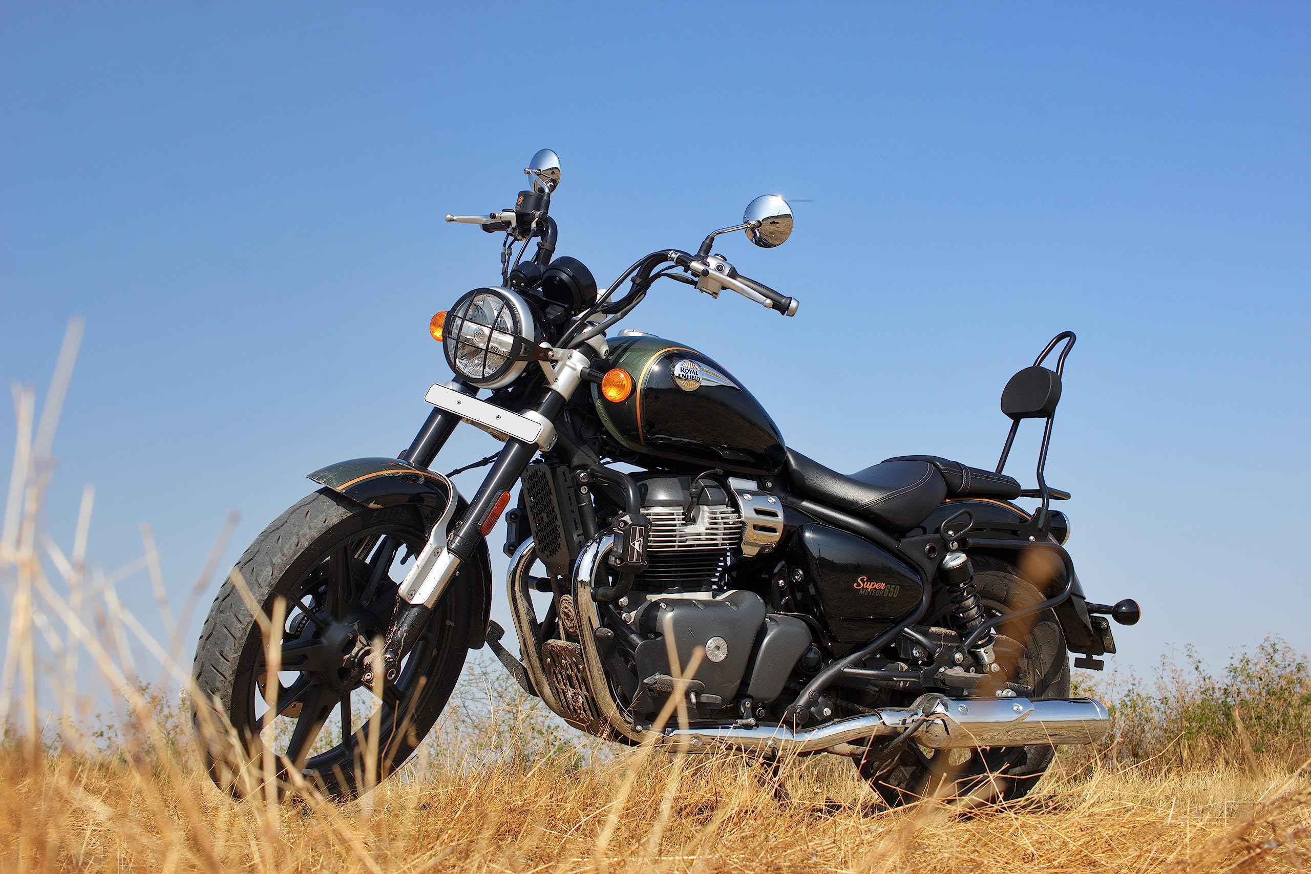 SISSYBAR Per Royal Enfield Super Meteor 650 - Schienale Passeggero Con Fissaggio Per Portapacchi, Design Barcellona - Foto 10