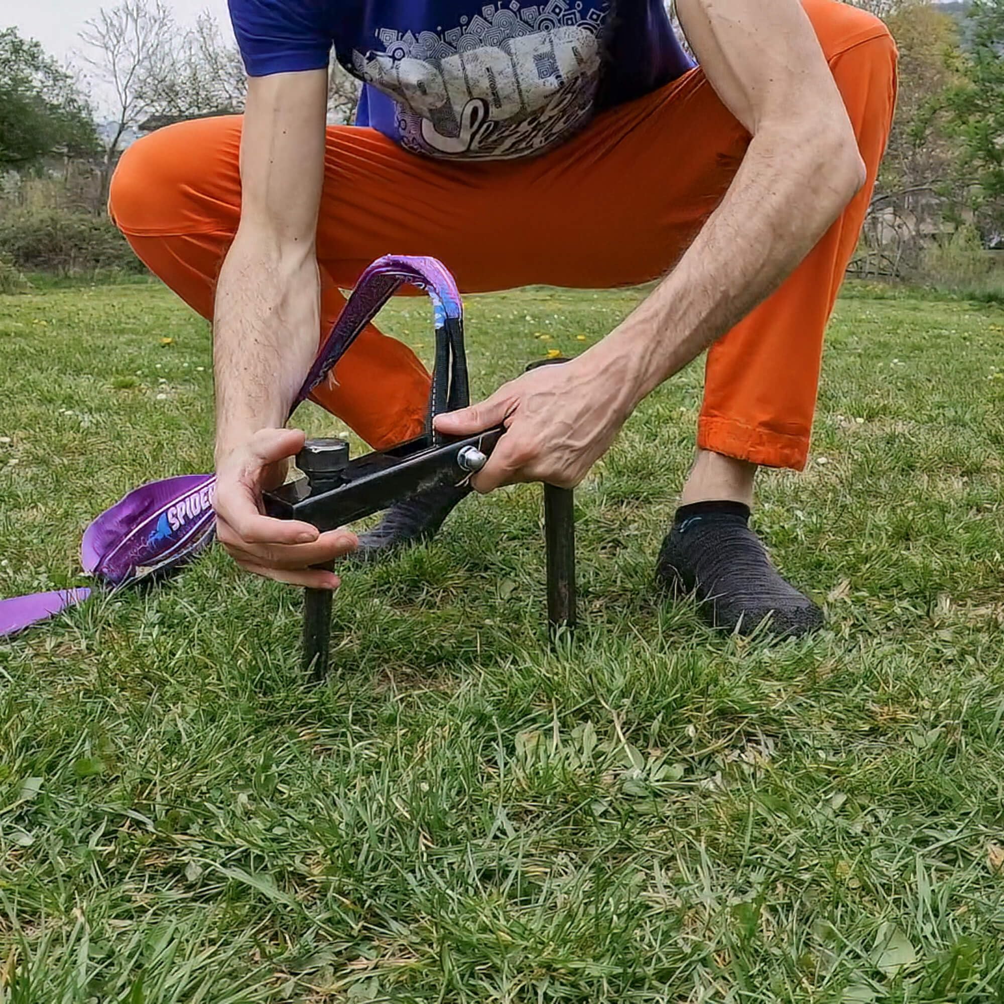 Kit d'extérieur personnalisé Slackline pour débutants - pour Utilisation sans Arbres - Comprend : 1 Ligne, 2 tréteaux, 2 plaques, 4 Clous et Manuel - Kit de 20 mètres