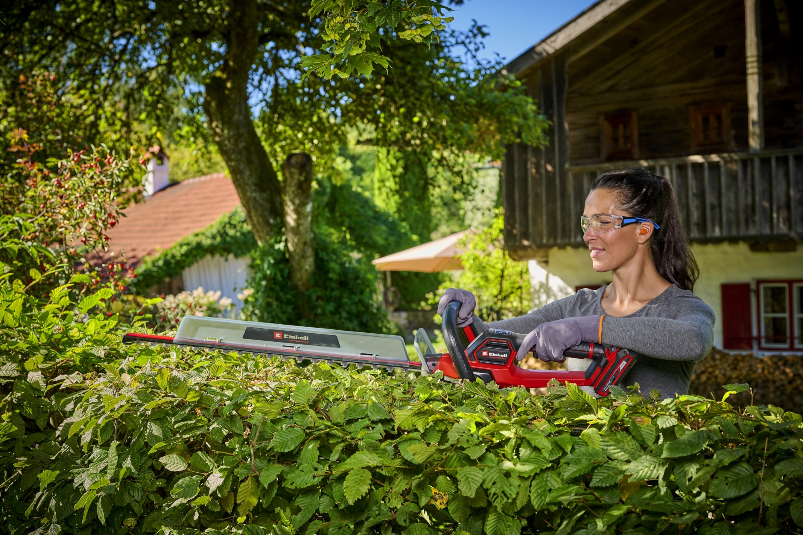 Einhell Professional Akku-Heckenschere GP-CH 18/61 Li BL-Solo Power X-Change (18 V, Brushless, Schnittlänge 61 cm, Anti-Blockier-System, inkl. Köcher, ohne Akku)