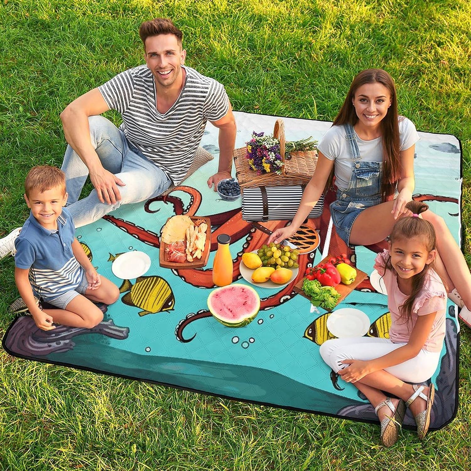 Giant Octopus Picnic Blanket with Zipper Water Resistant Sand Free Picnic Mat Washable Foldable Easy Carry Beach Blanket for Lawn Beach Hiking Camping