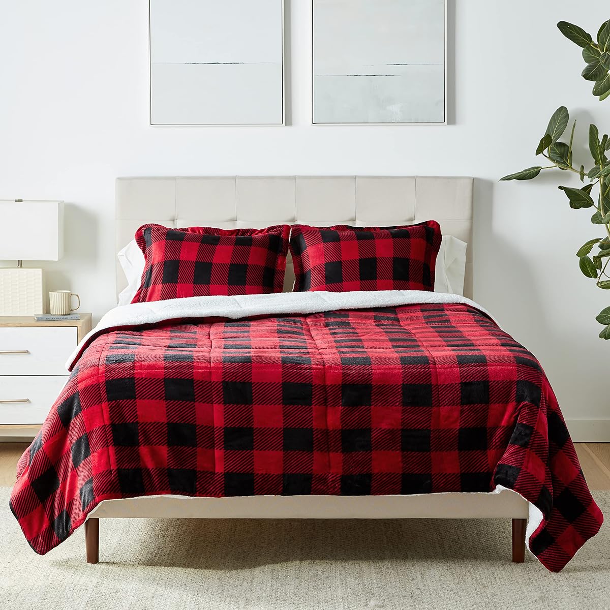 Amazon Basics Juego de cama Sherpa de microvisón ultrasuave de 3 piezas, edredón cálido para todas las estaciones, Full/Queen, cuadros de búfalo rojo
