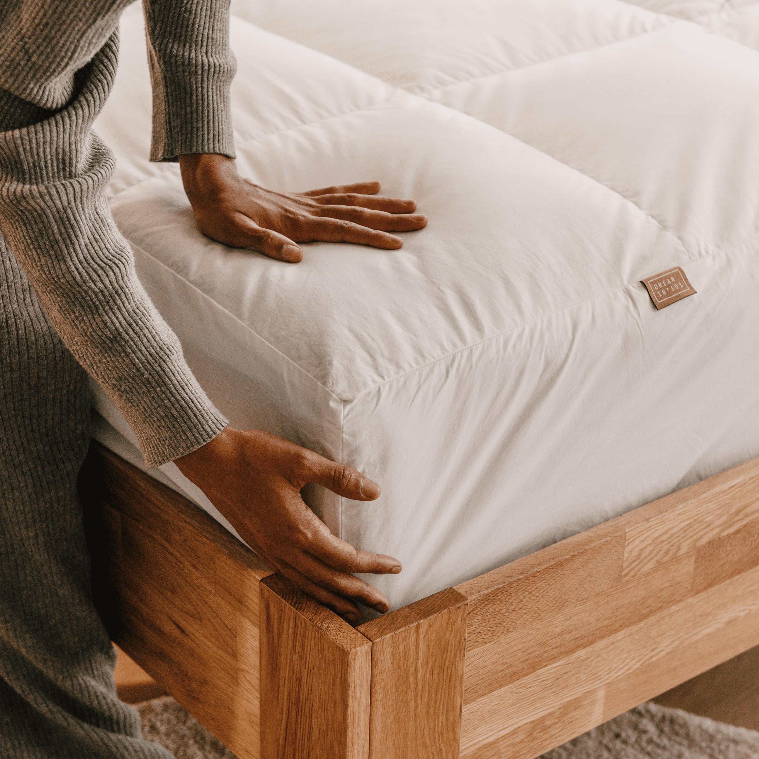 DREAMIN*101 - Coprimaterasso Una Piazza e Mezza 140x190 Imbottito Piumino Piumette e Angoli Aderenti, Morbido Rivestimento Topper Una Piazza e Mezza, Copri Materasso Cotone Traspirante Ipoallergenico