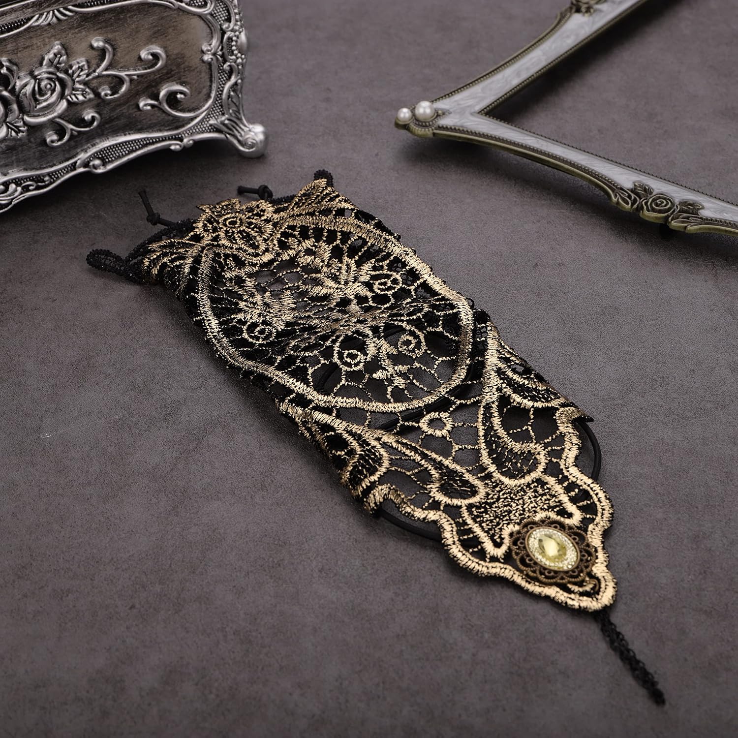 Vintage 1 pieces Long Black Gold Wristband Link Bracelet Fingerless Gloves Crystal Gloves Halloween Bracelet for Women Girls Wedding Costume（style 7）