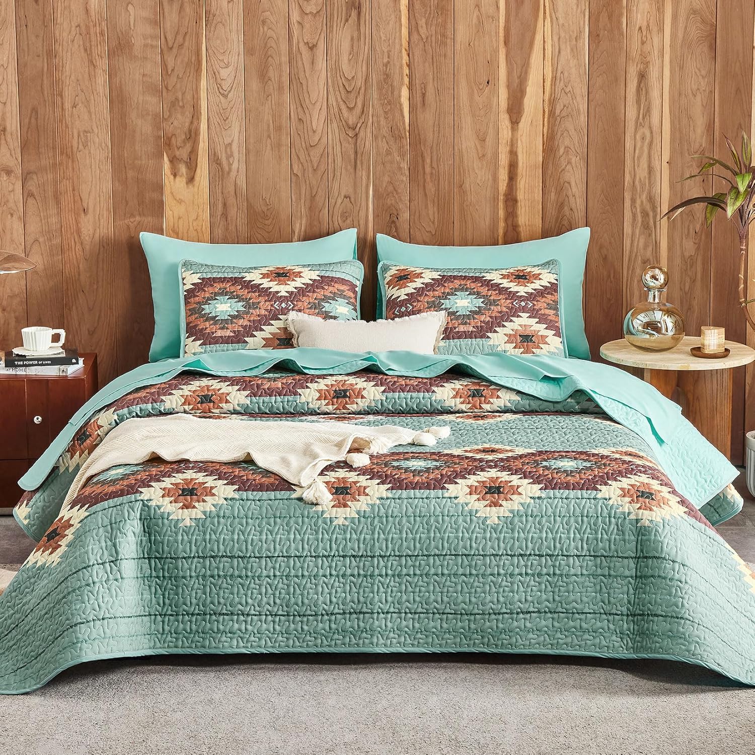 Wake In Cloud - Western Quilt Set, Aztec Southwestern Rustic Farmhouse Country Cabin with Geometric Pattern, Reversible Lightweight Bedspread Coverlet, 3 Pieces, Beige Brown, King Size