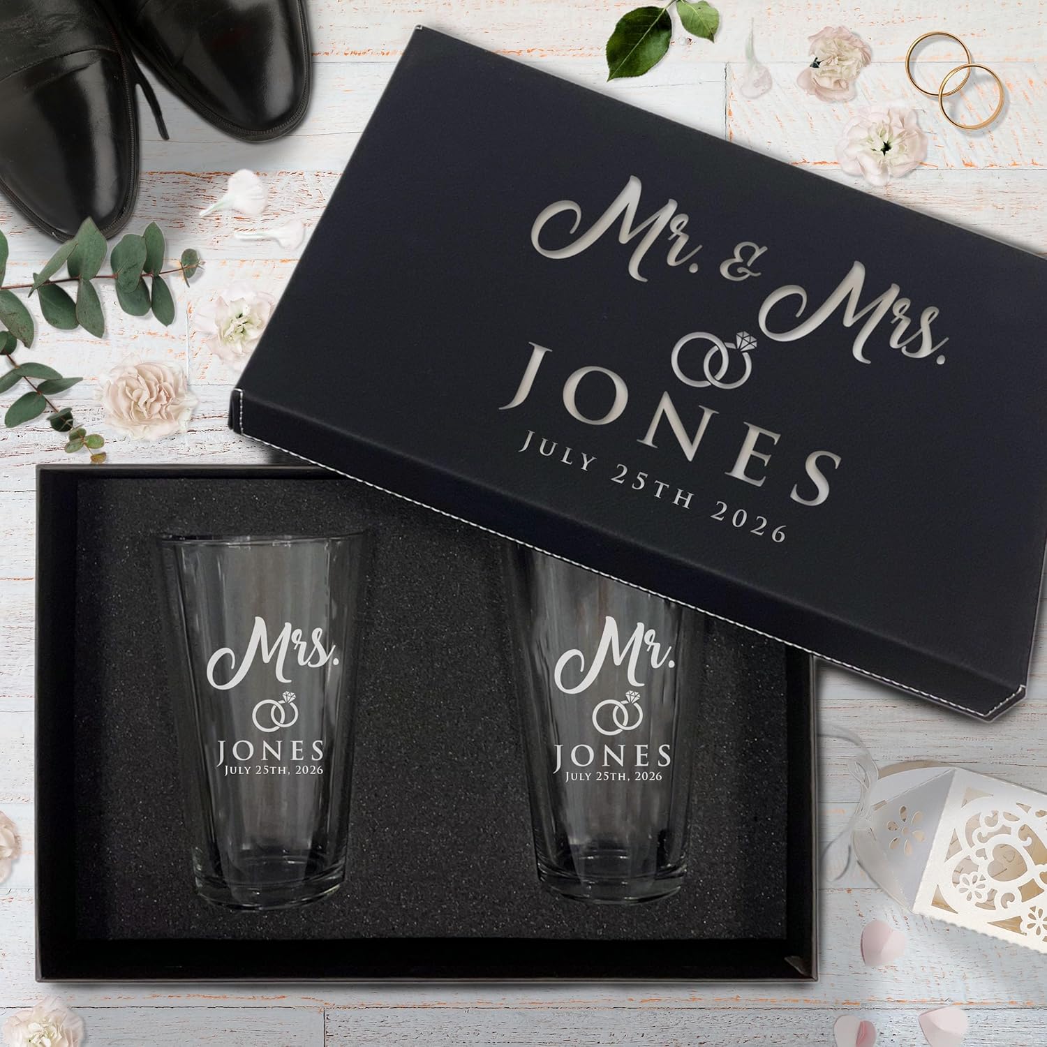 Mr and Mrs Beer Pint Glasses - Personalized Engraved Wedding for Couples - Custom Monogrammed - Set of 2