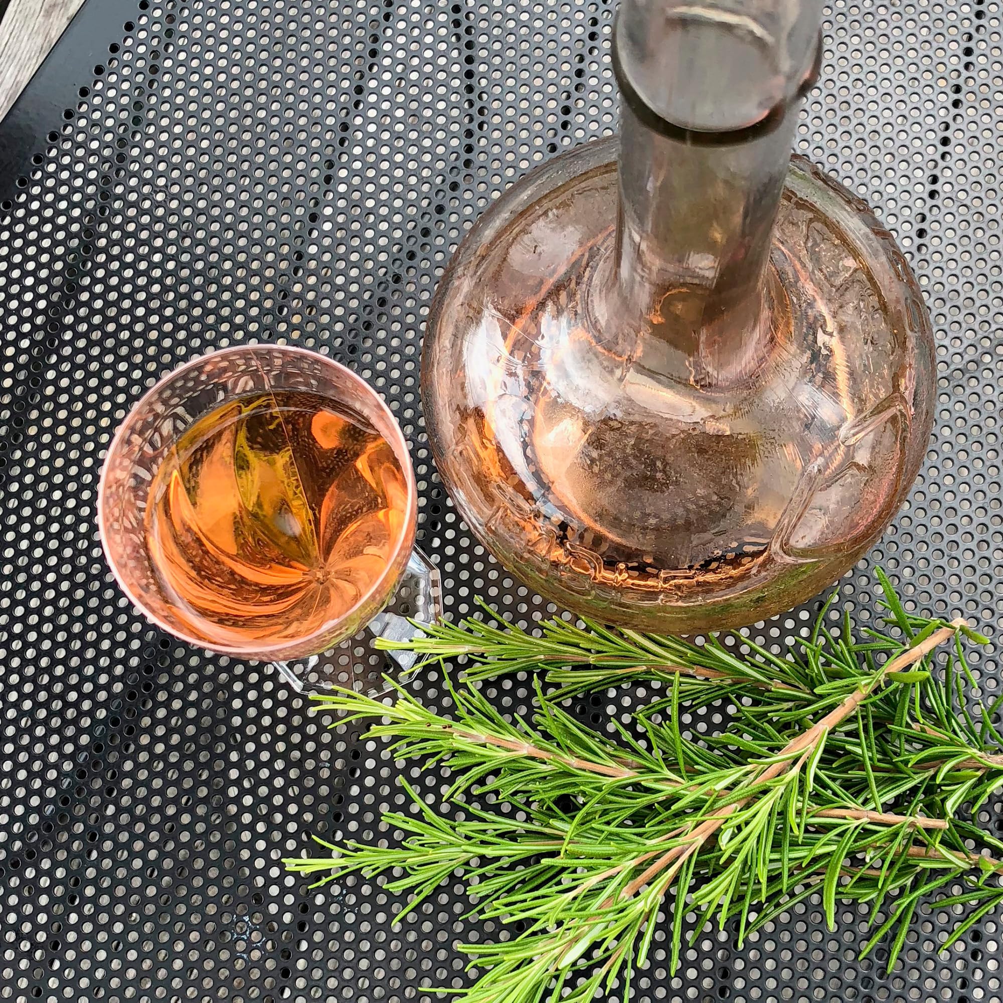 Table'Colors Pack de 54 Verres Torsadés - Design Élégant, Matière Recyclable et Réutilisable - Idéal pour Dégustation de Vins - Effet Spirale (Vin, 18 cl)