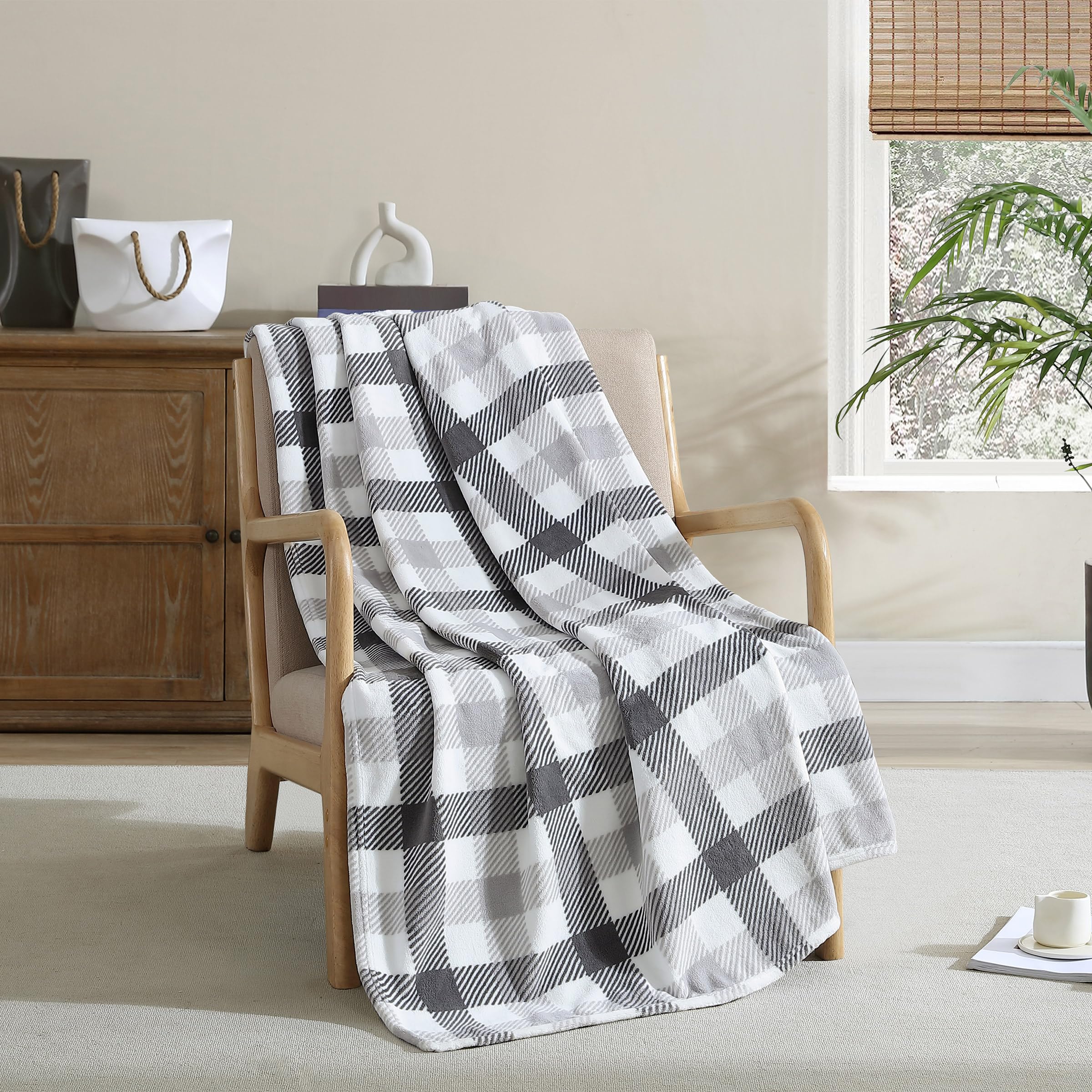 HEATED BLANKET 約125×70cm　Francfranc Plush Throw Blanket (Grey) : Amazon.ca: Home