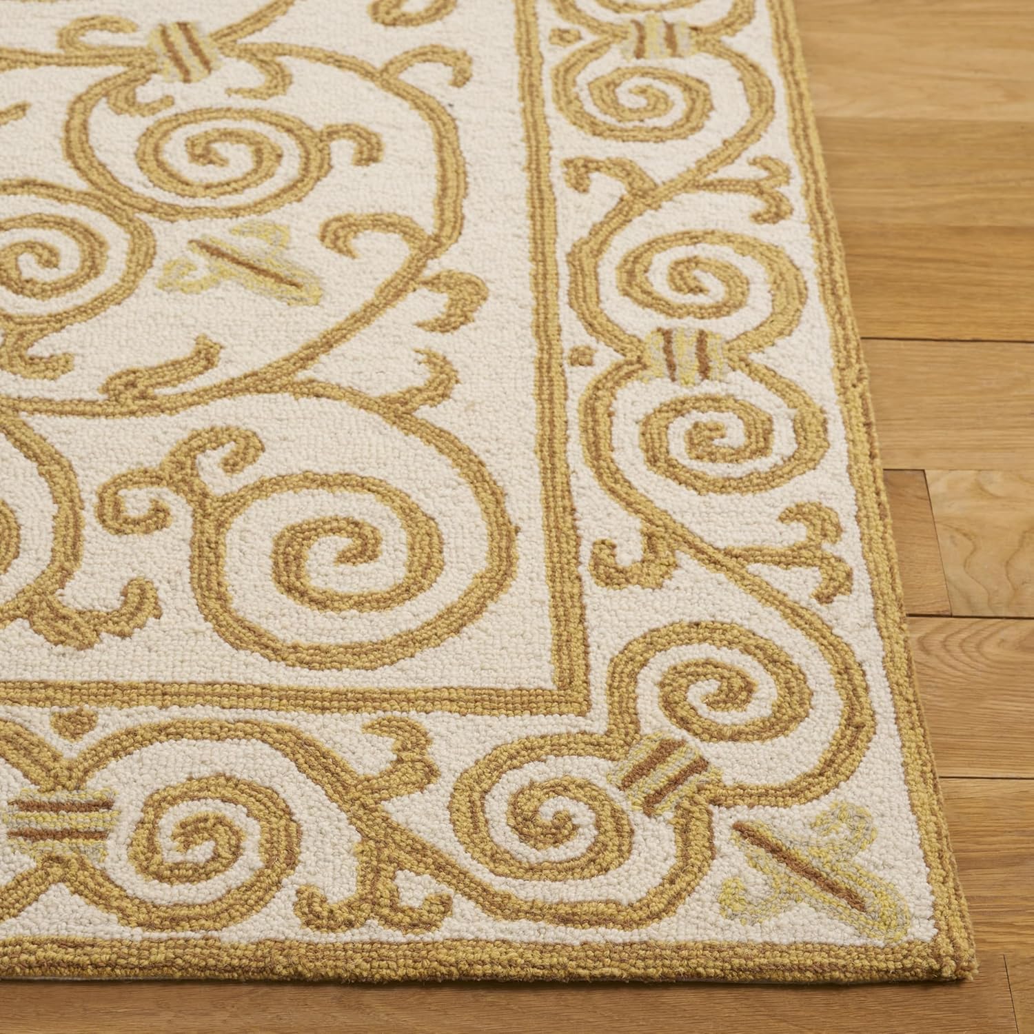 SAFAVIEH Chelsea Collection Accent Rug - 2'6" x 4', Ivory & Gold, Hand-Hooked French Country Wool, Ideal for High Traffic Areas in Entryway, Living Room, Bedroom (HK11P)