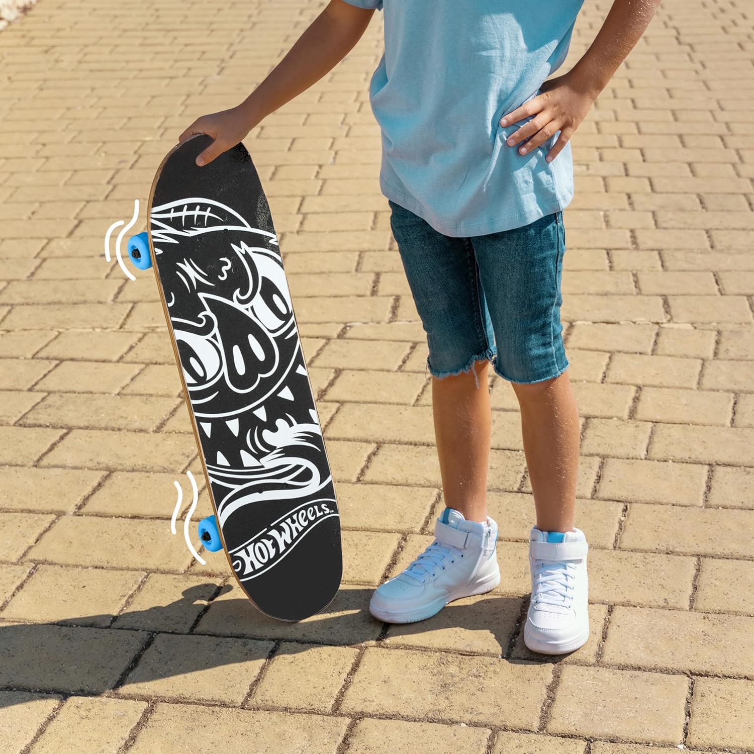 31" Lenticular Skateboard with Pro Trucks, Full Grip Tape, 9-Ply Maple Deck, Ideal for All Experience Levels