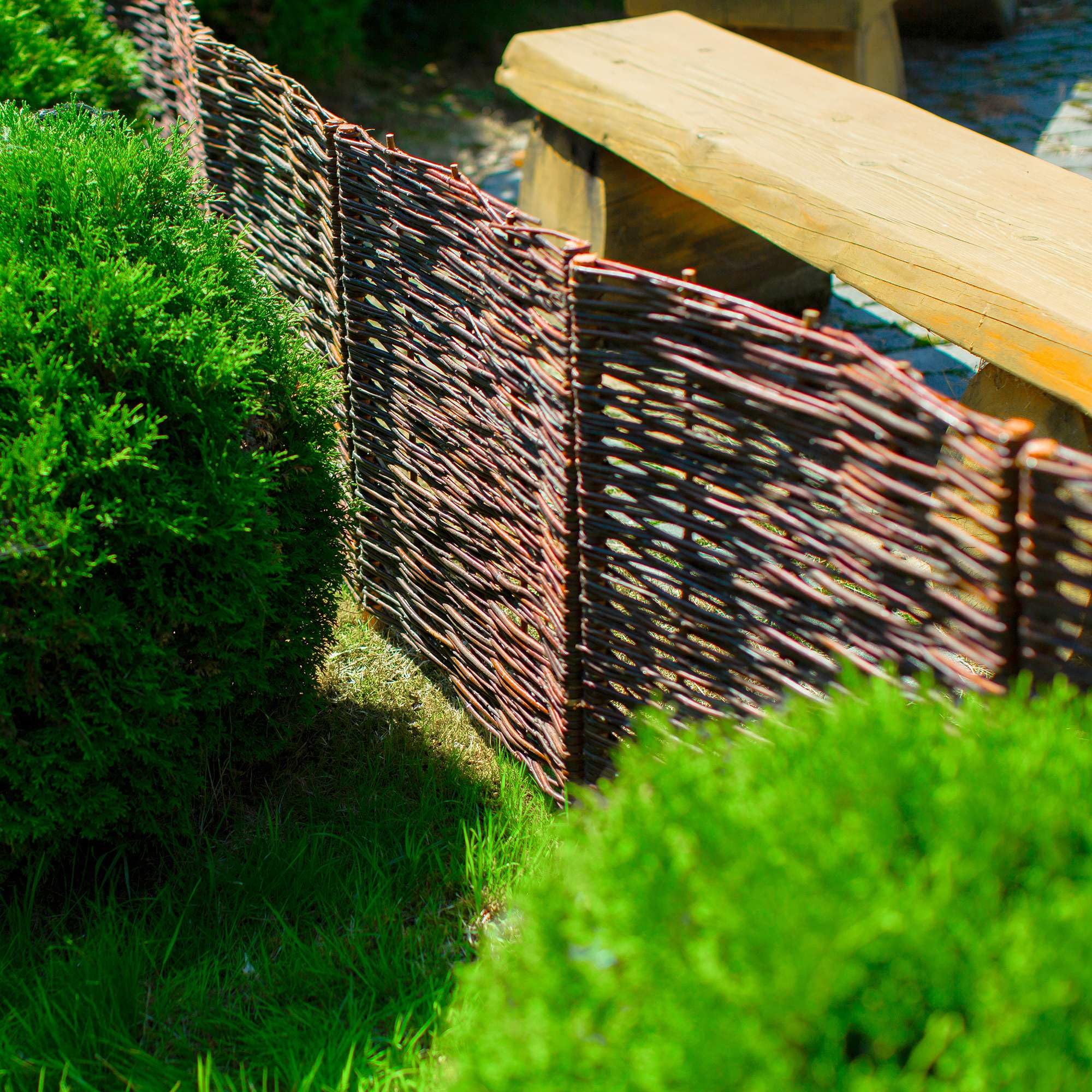 1 x BOGATECO Beeteinfassung aus Weide | 60 cm Lang & 60 cm Hoch | Holz-Zaun Rasenkante | Weiden-Zaun Steckzaun Perfekt für den Garten als Weg-Abgrenzung | Beetumrandungen | Dekorative Zäune