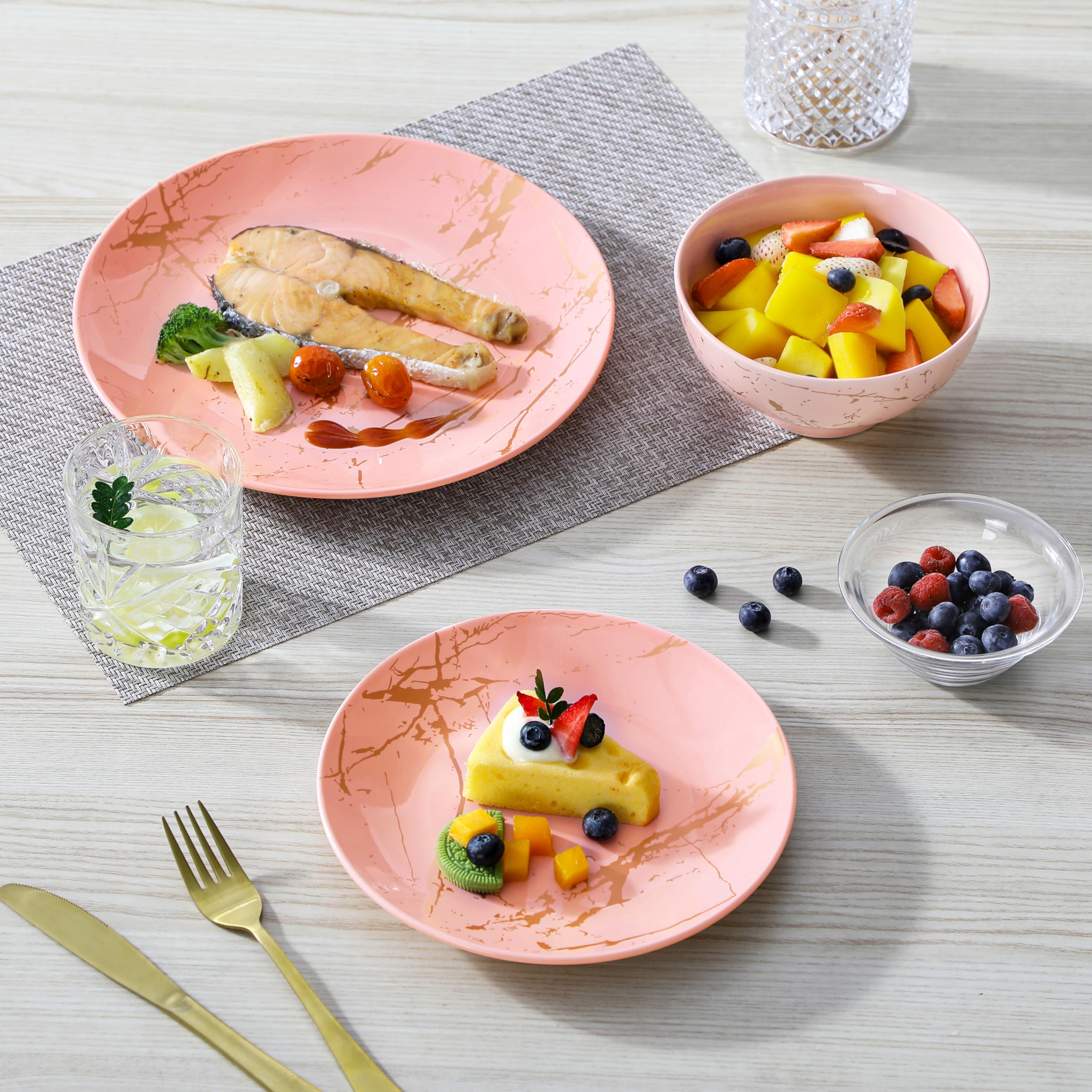 LOVECASA Service de table en porcelaine 12 pièces pour 4 personnes, design rose à motif doré, compatible lave-vaisselle, polyvalent toutes occasions, assiettes plates, assiettes à dessert et bols