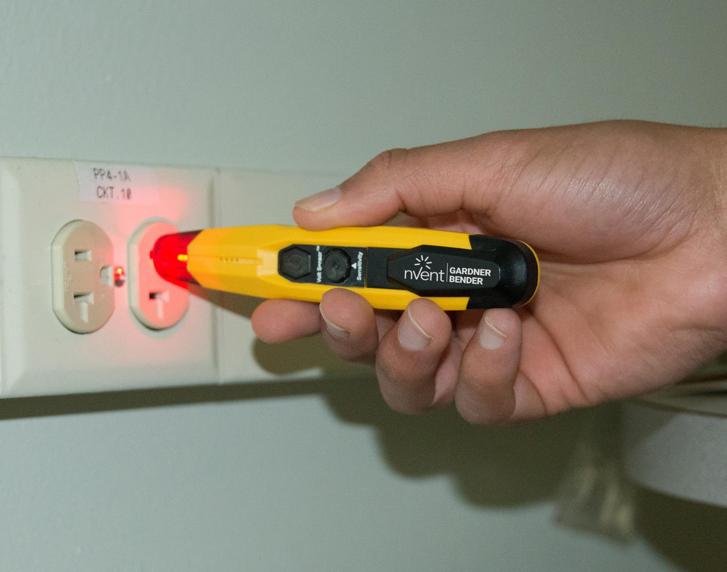 Non-Contact Voltage Detector with Flashlight - VD6509 -7 Non-Contact Voltage Detector with Flashlight - VD6509 -7