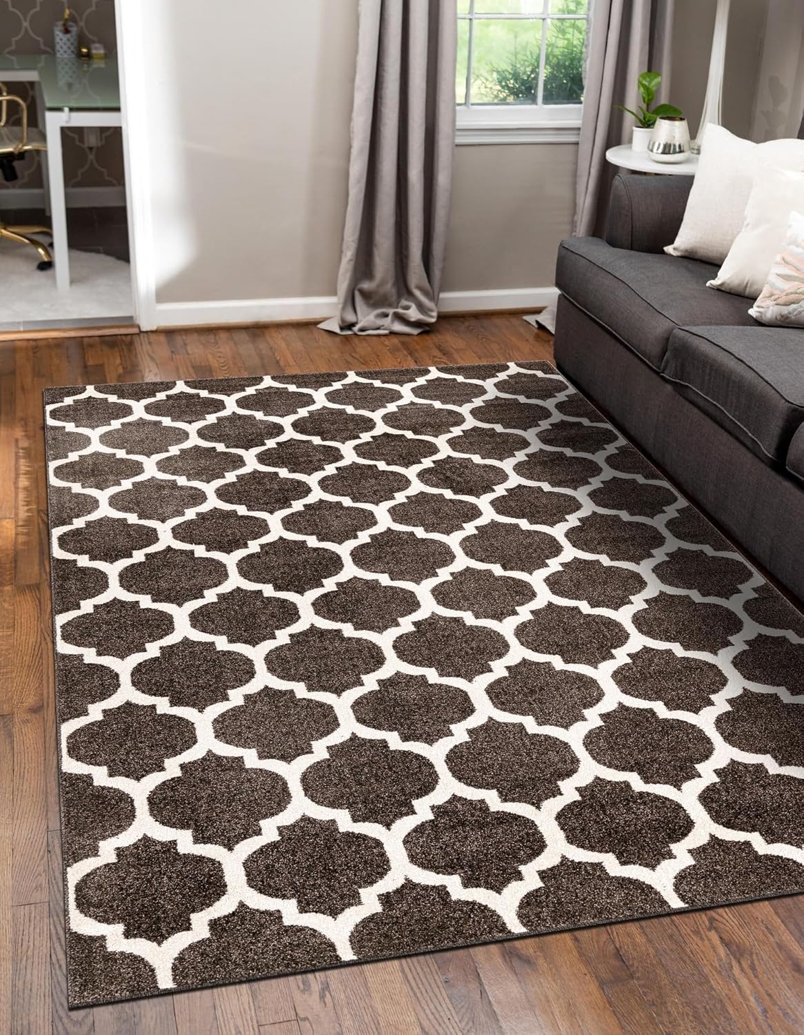 Rugs.com Lattice Collection Rug – 6 Ft Round Black Medium-Pile Rug Perfect for Kitchens, Dining Rooms