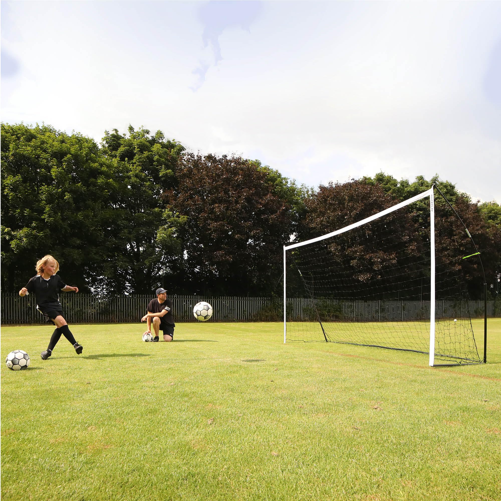 QUICKPLAY Kickster Fußballtor – Ultra Tragbare fussballtore für Garten Kinder & Outdoor Training – fussballtor Für Kinder & Erwachsene, 2 Größen 180x120cm & 240x150cm