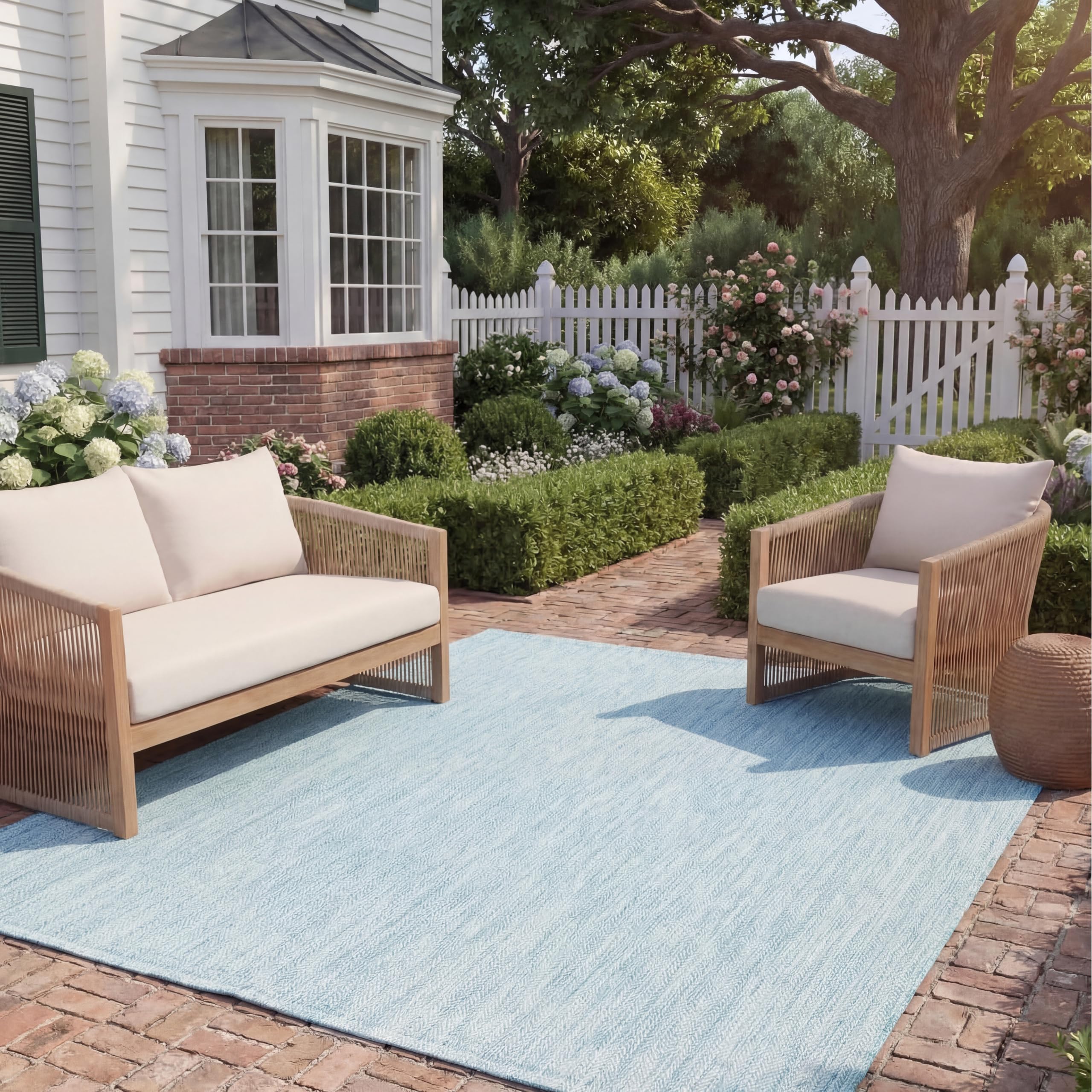 SAFAVIEH Courtyard Outdoor Square Rug 9', Modern Aqua & Grey CY8022-37121