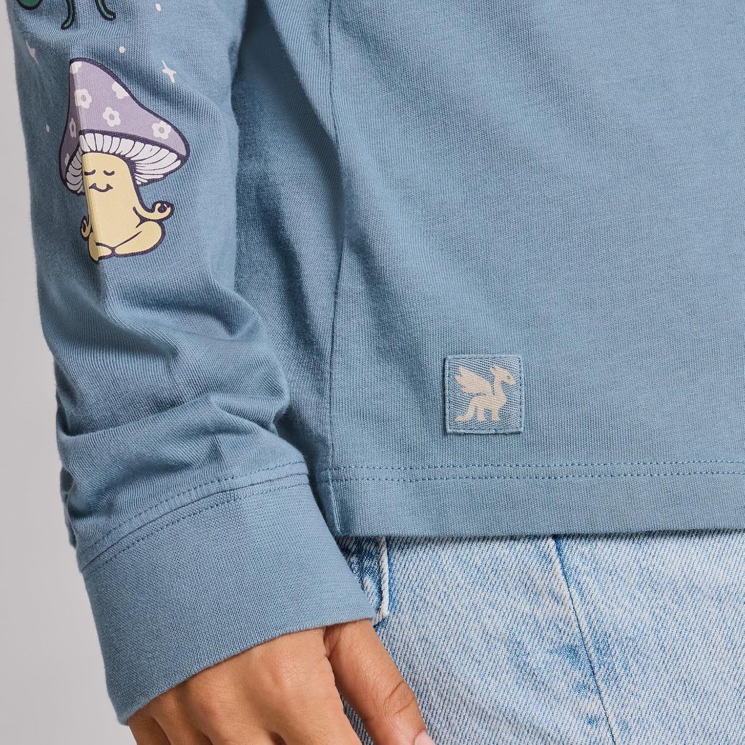 Life is Good Women's Peaceful Breathe Mushroom Long Sleeve Crusher Tee, Slate Blue