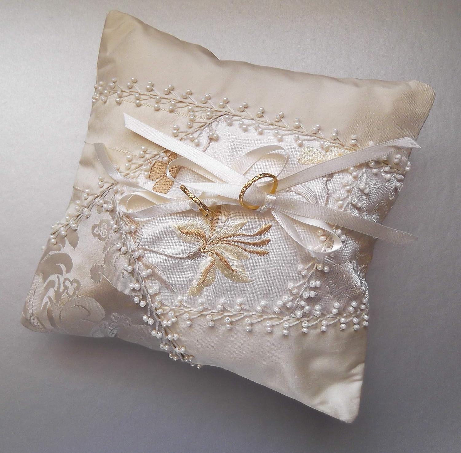 Ring Bearer Pillow (Cream/Pearl, 10"X10")