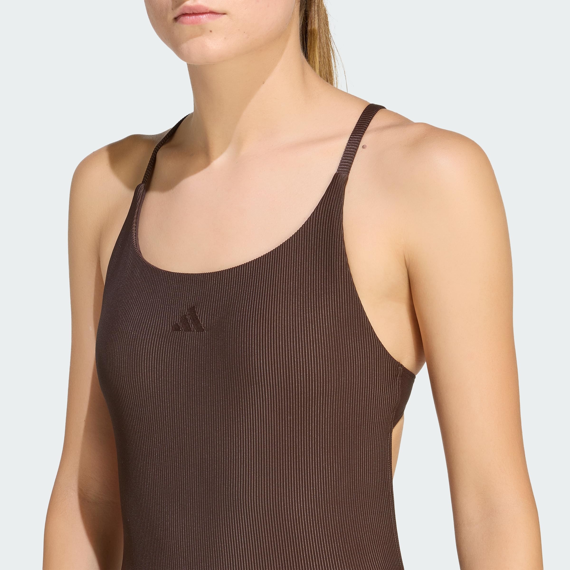 adidas Women's Iconisea Ribbed Padded Badeanzug, dünne Träger