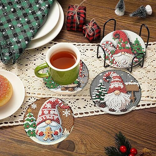 Miniatura 5 de Clendo Juego de 8 posavasos de gnomo de Navidad con soporte, pintura de diamante para adultos principiantes, pinturas de puntos de gema 5D con
