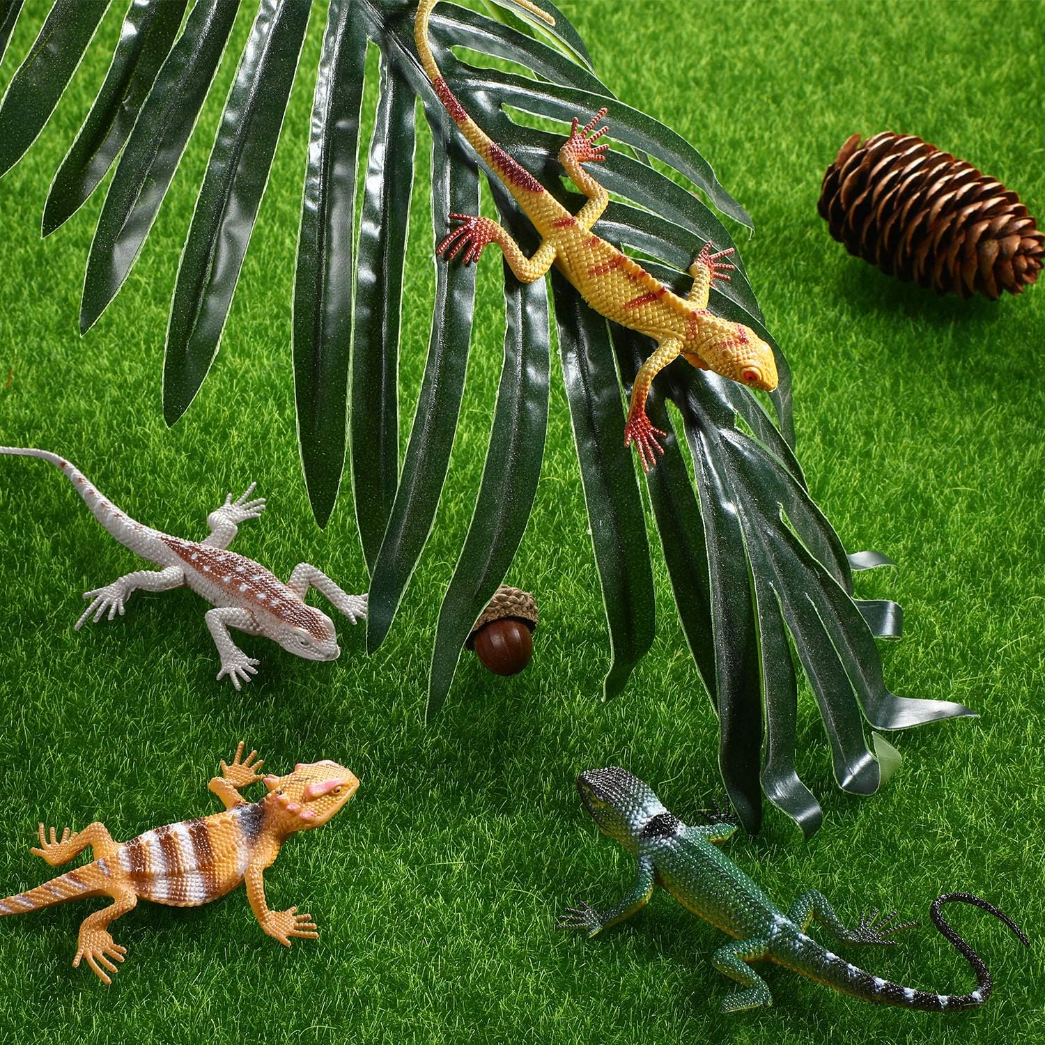 24 Piece Lizard Toy Artificial Model Reptile Lizard Colorful Plastic Lizard Toys Action Figure Educational Toys for Kids Adults Gifts, 12 Designs
