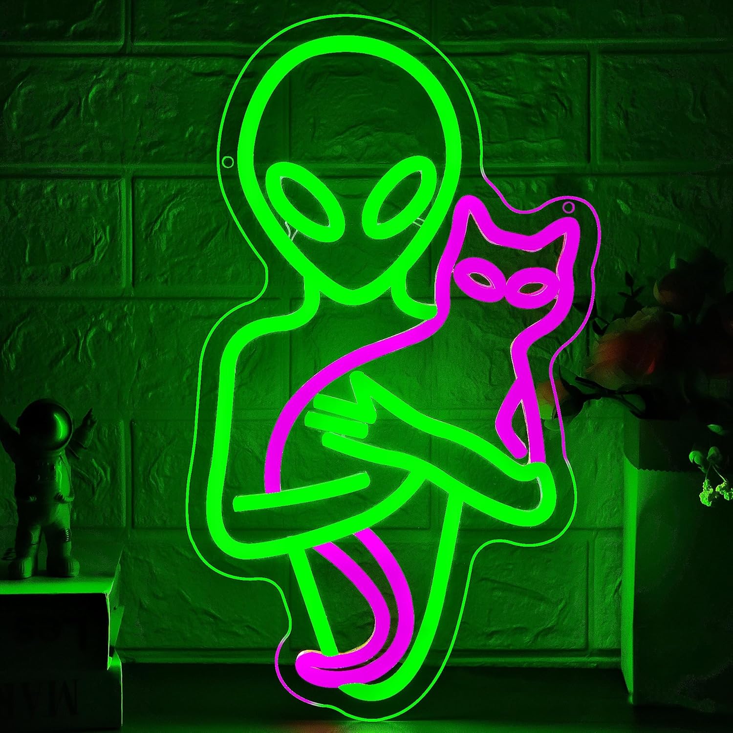 Alien Cat Neon Sign for Wall Decor Dimmable Cool Alien Neon Light for Man Cave Birthday Gifts for Teen LED Green Anime Cat Sign for Game Room Bedroom Party Sport Bar Gym Decor Size15.7*9.4In(WZA050)