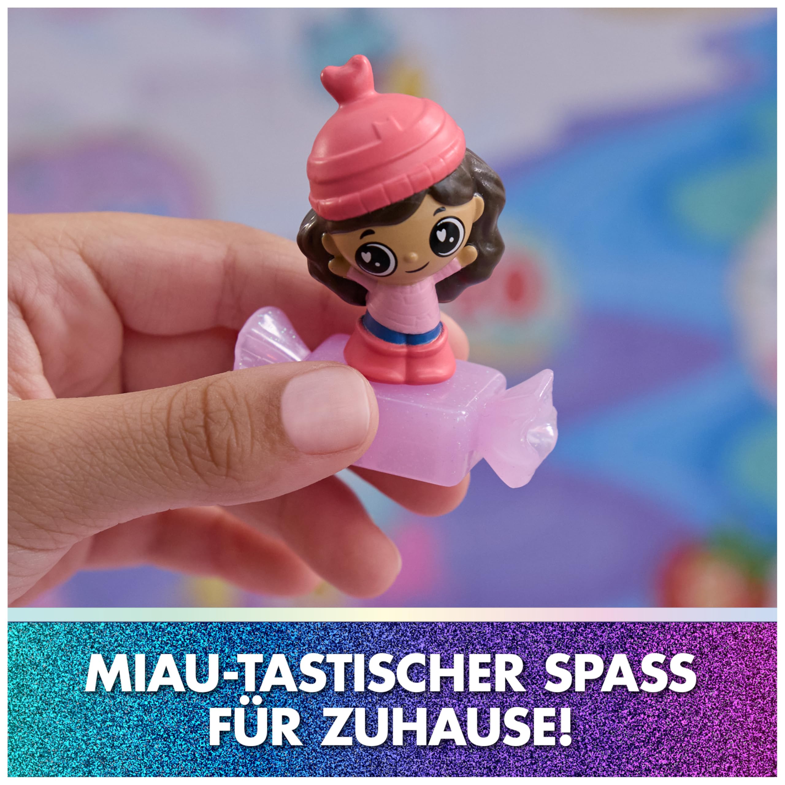 DREAMWORKS GABBY'S DOLLHOUSE: DER FILM - Adventskalender 2025 Süße Winterüberraschung, 24 Überraschungsspielzeuge mit Gabby-Figur, Katzenfreunden & Zubehör, für Kinder ab 3 Jahren