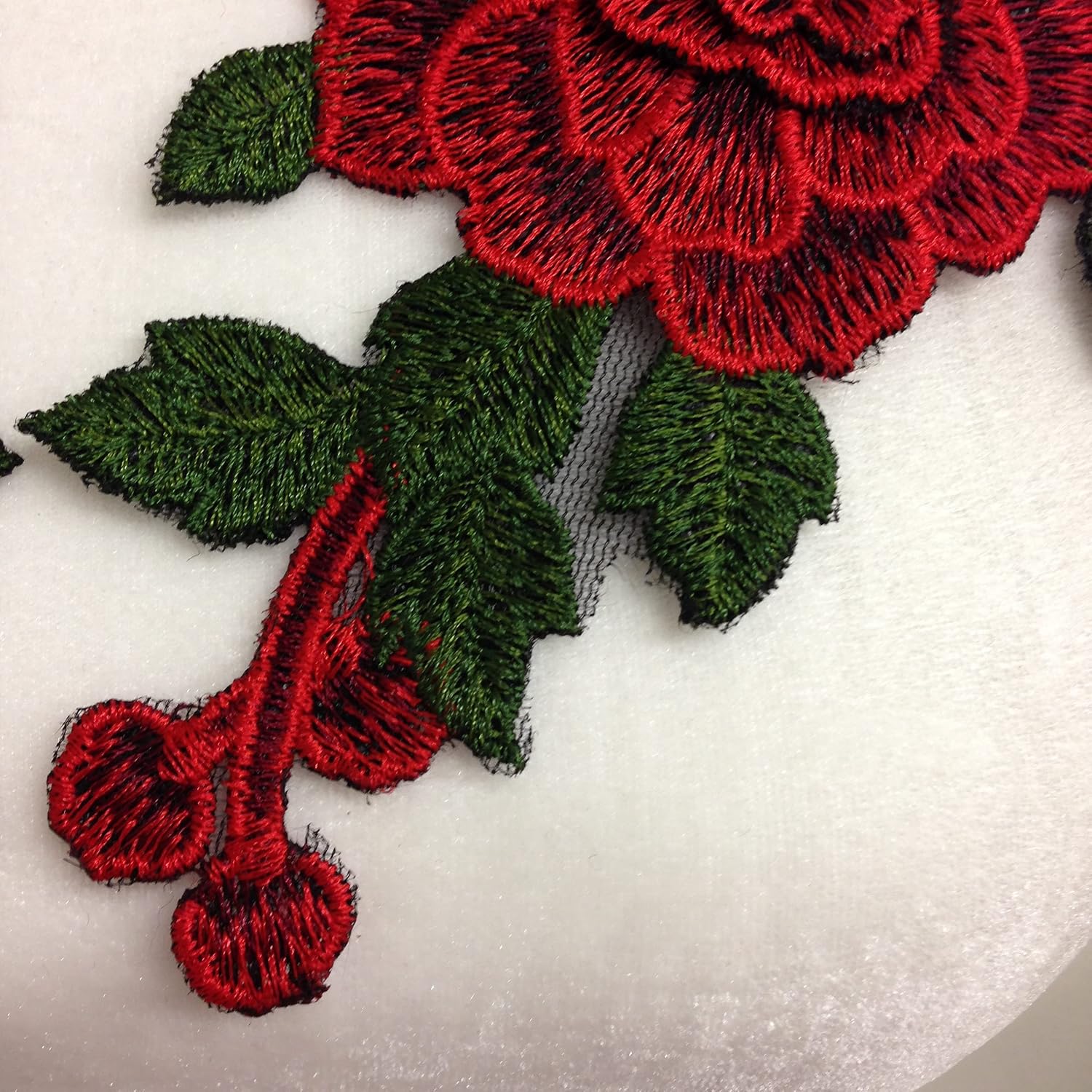 PEPPERLONELY 1 Pair Embroidery Rose Flower Sew On Patch Dress Hat Bag Jeans Applique Crafts Clothing Accessories