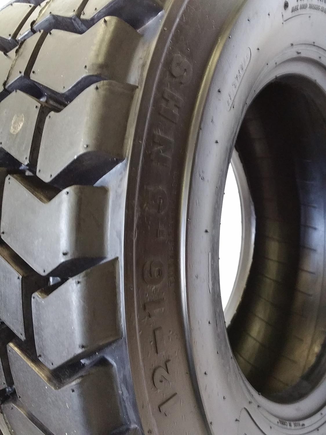 10-16.5 SKS-4 ROAD CREW (1-TIRE) 10-16.5 SKS-4 Skid Steer Loader Tire, 12 PLY 10x16.5