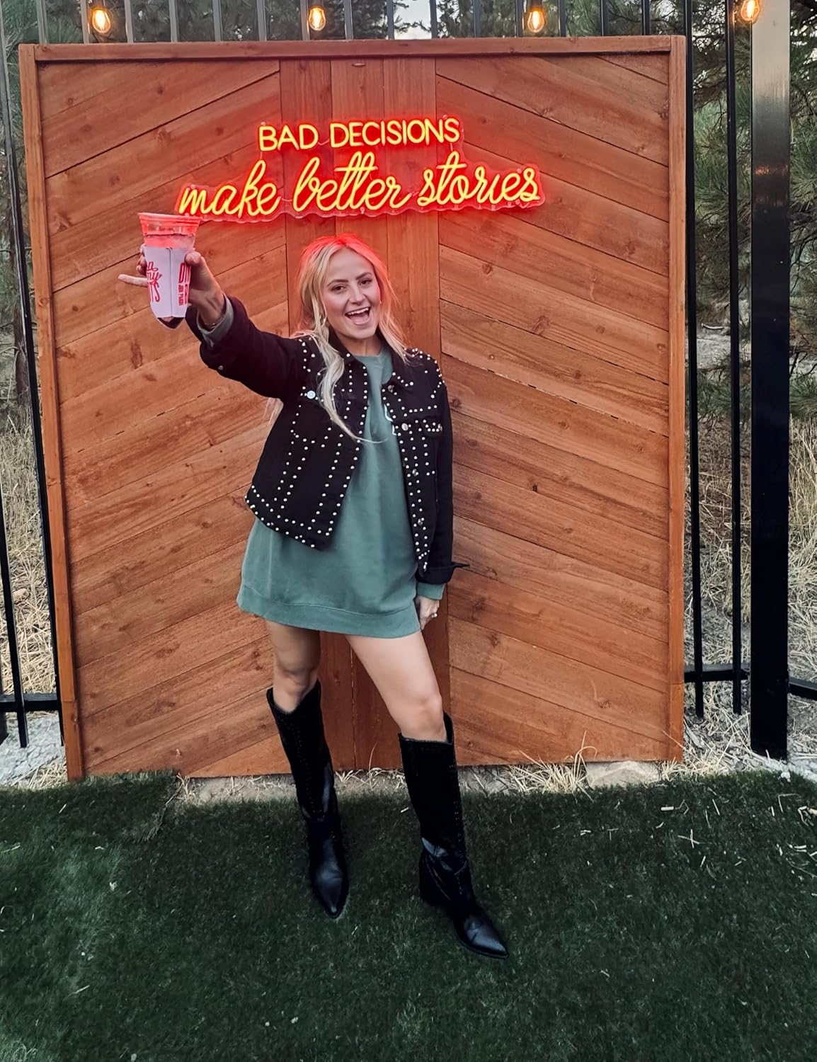 PUWEI Dressy Rivet Studded White Cropped Jean Jacket Women Western Distressed Washed Denim Coat - Image 3