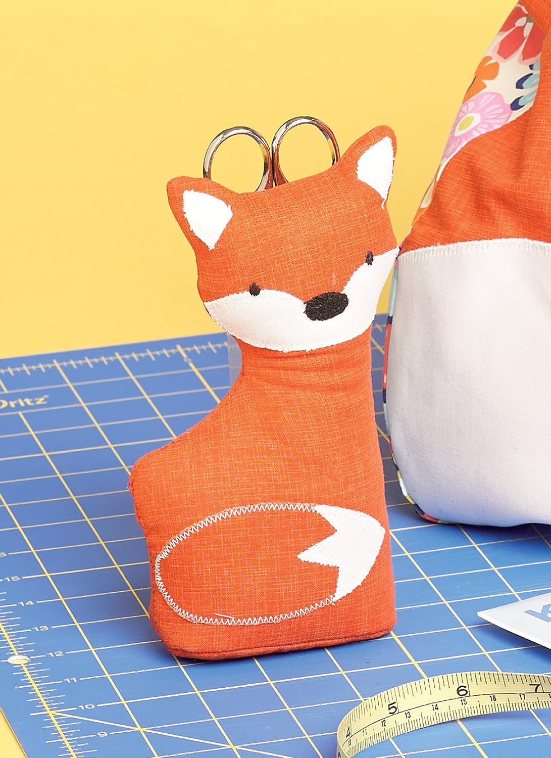 McCall's Kwik Tote Bag and Scissor Holder Front Sewing Pattern, One Size
