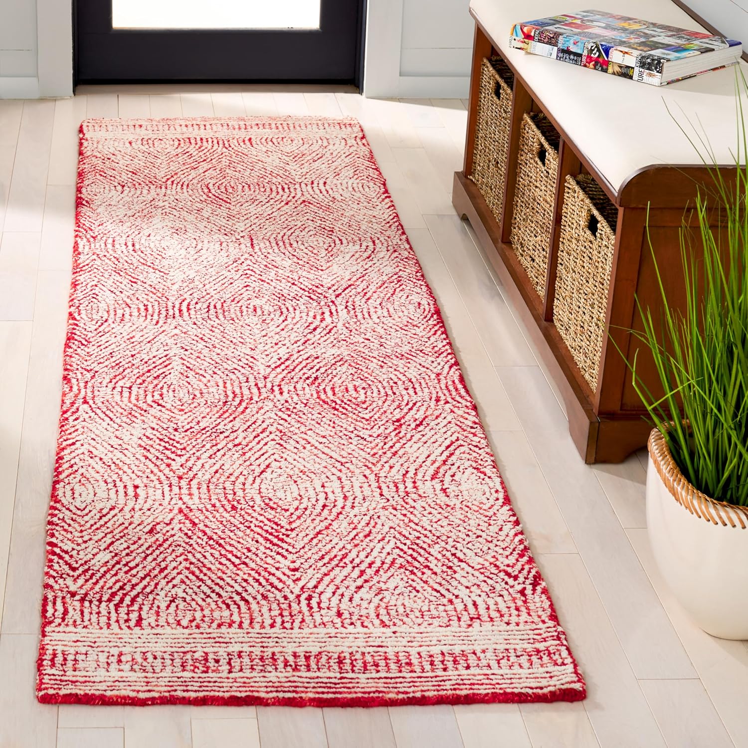 SAFAVIEH Abstract Collection Runner Rug - 8' Runner, Ivory & Red, Transitional Design, Ideal for High Traffic Areas in Hallway, Bathroom & Kitchen (ABT340Q-28)