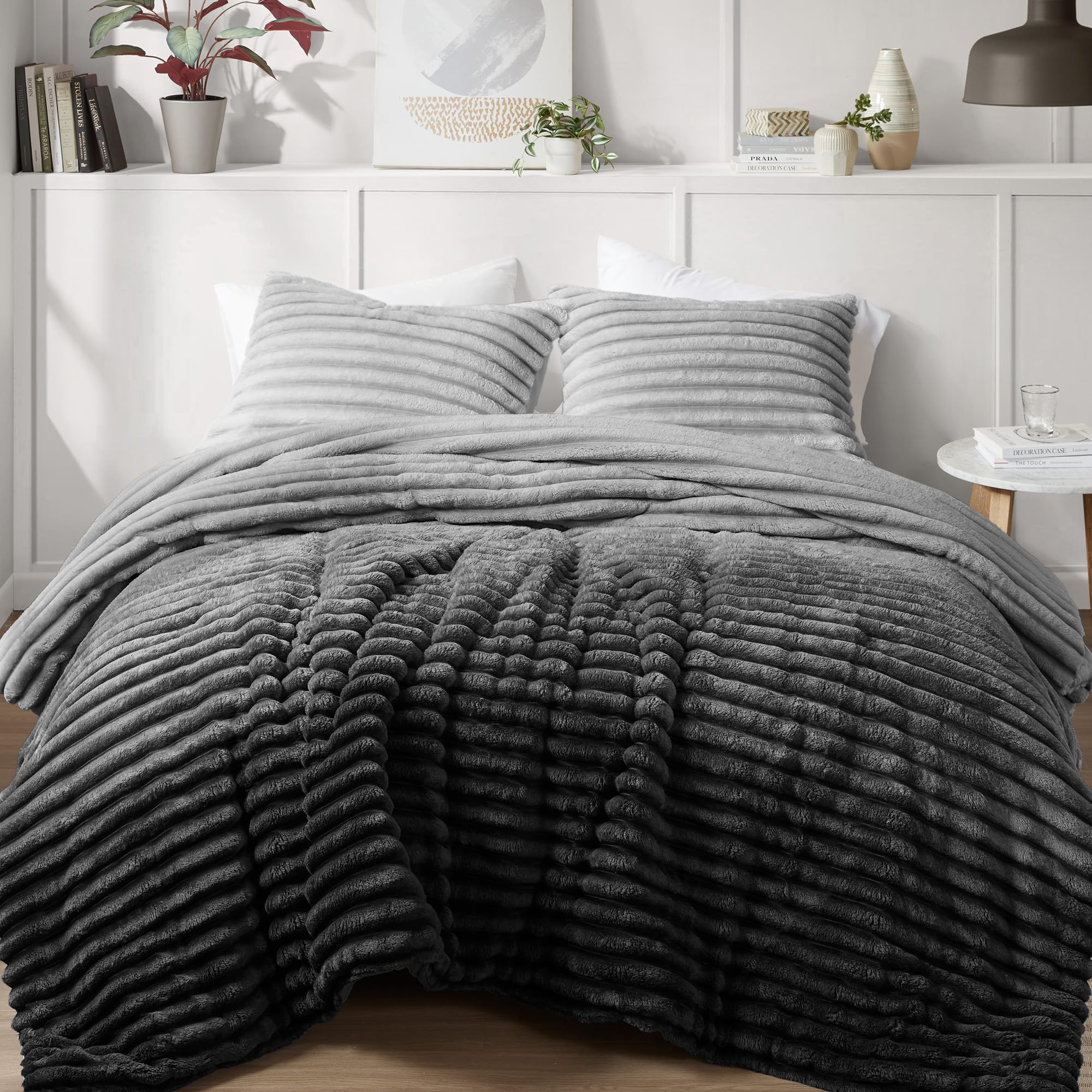 Intelligent Design Queen Comforter Set, Plush Bedding, Microfiber Reverse, 3 Piece, Lightweight, Super Soft Ribbed Velvet Comforter 2 Shams, All Season Fluffy Bed Set, Avril, Full/Queen Grey Ombre