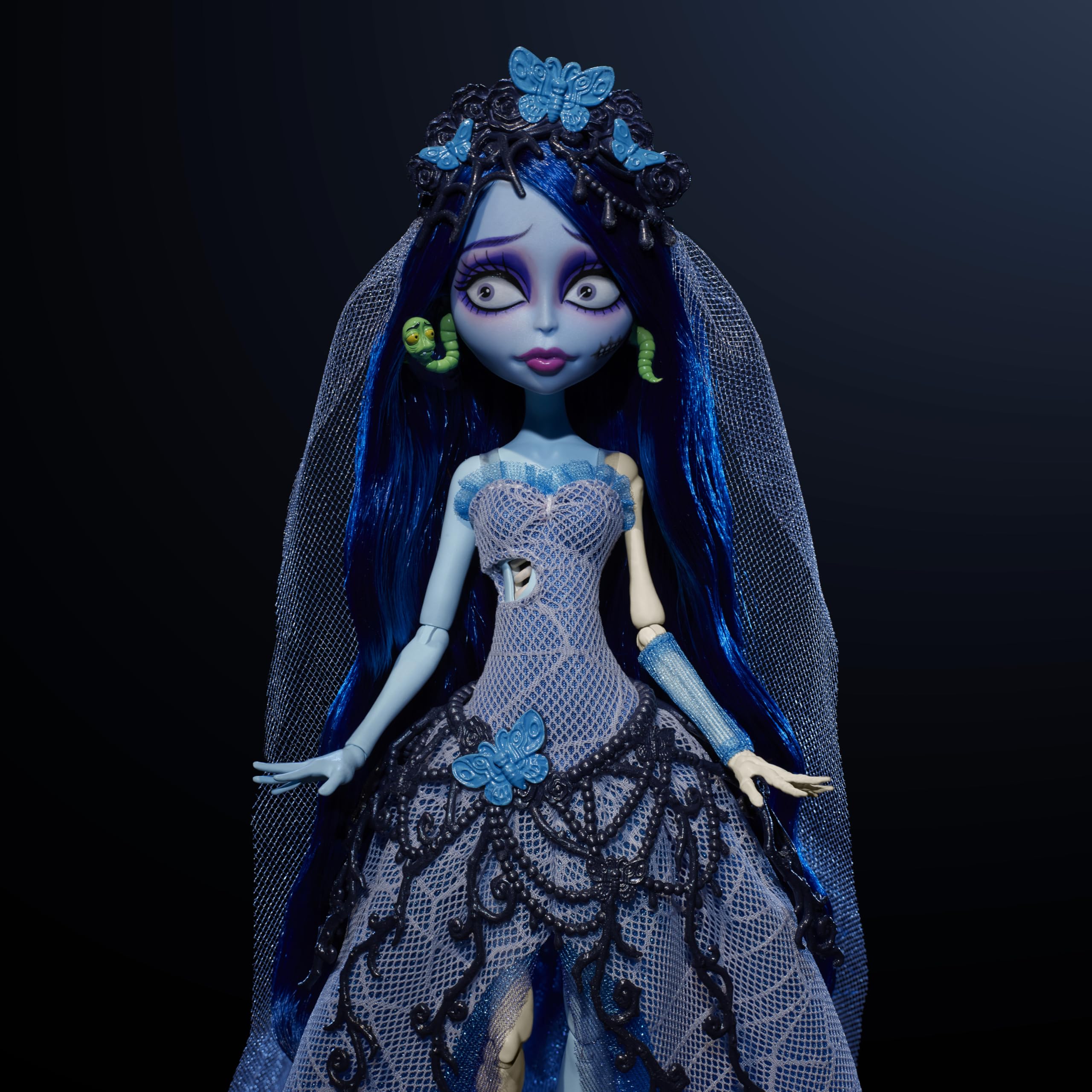 モンスターハイ コープスブライド　エミリー　ドール Emily Corpse Amazon.com: Monster High Skullector Doll, Corpse Bride Emily