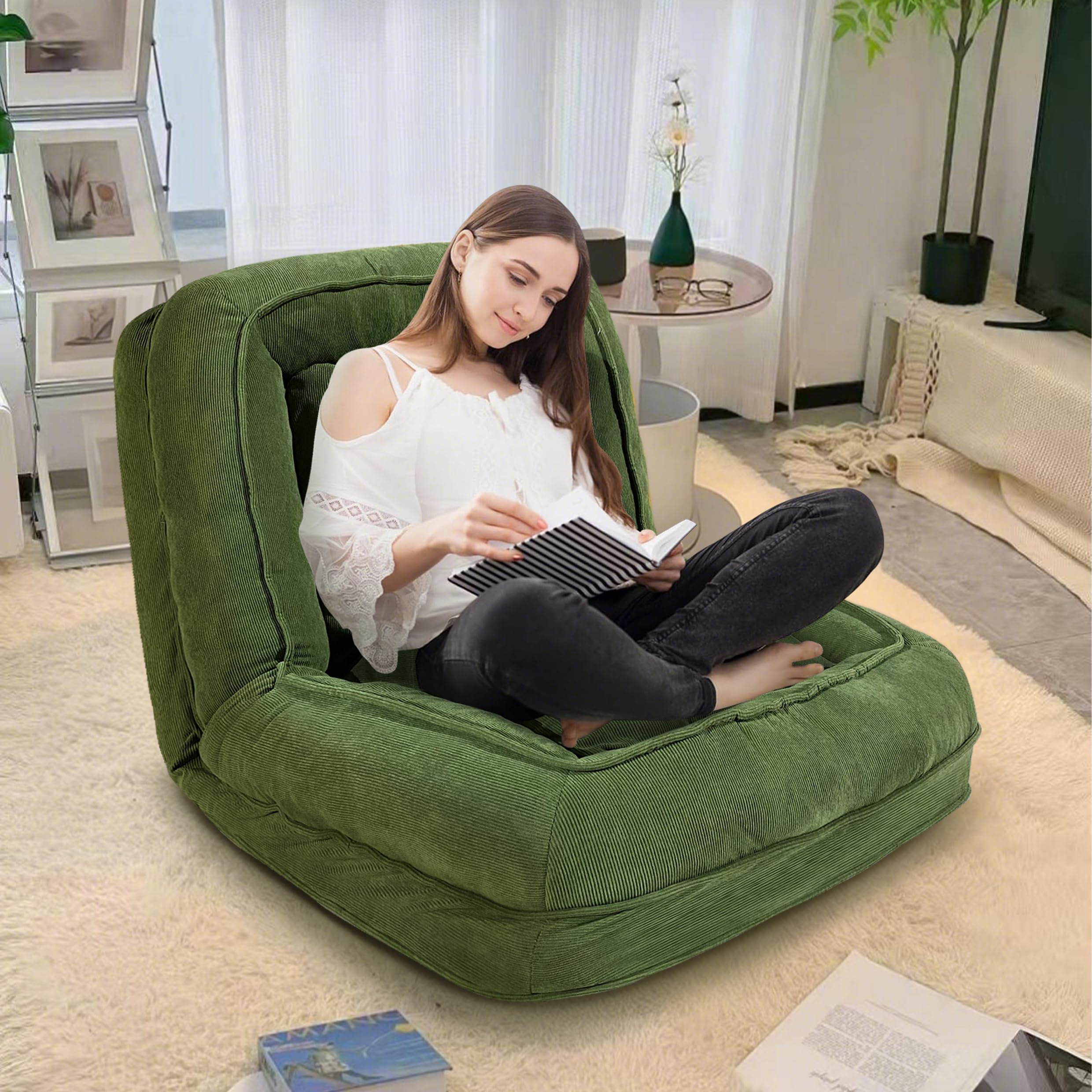 Canapé-lit convertible et son pouf confortable pour créer un coin lecture dans la chambre