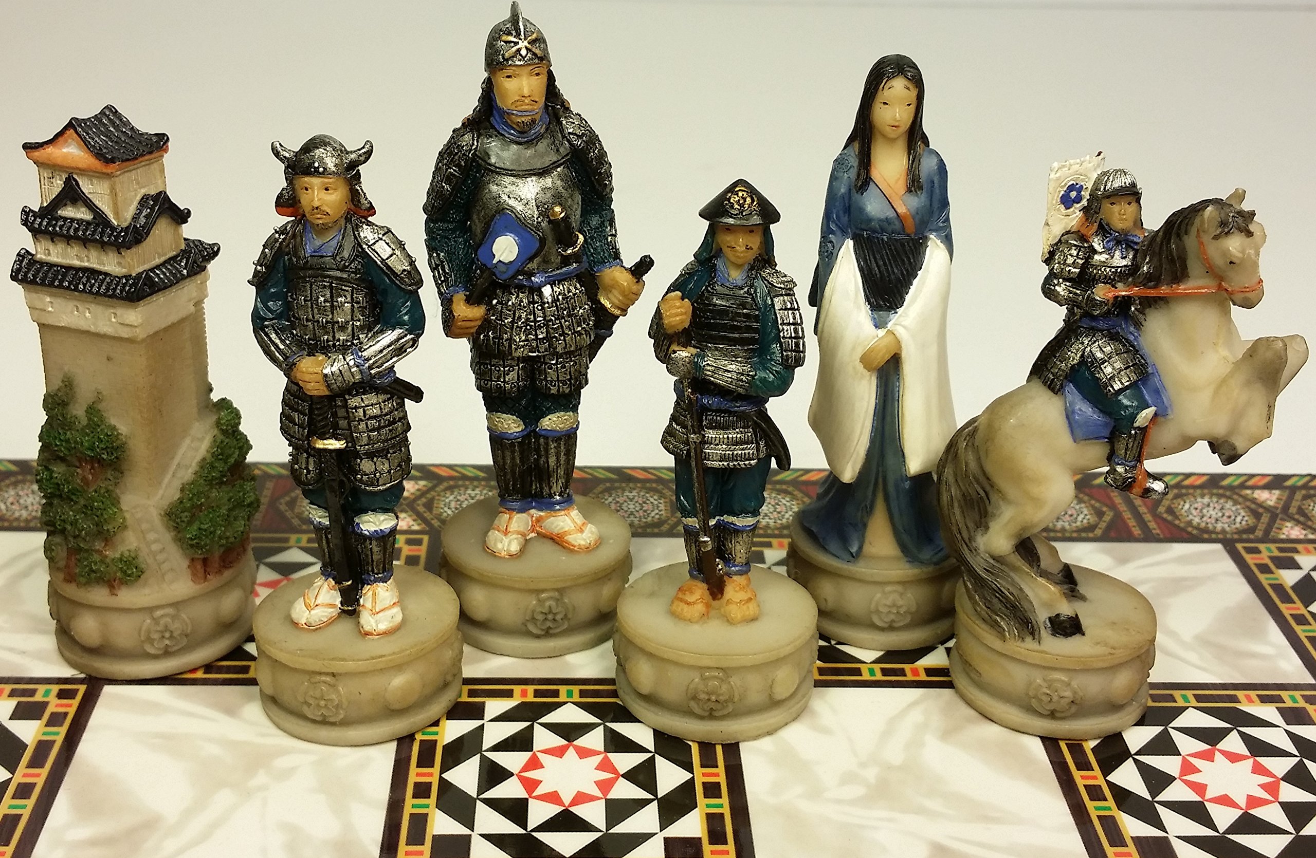 妖精チェス駒とボードセット 美品 レア チェスセット 将棋 ボードゲーム 妖精チェス駒とボードセット 美品 レア チェスセット 将棋