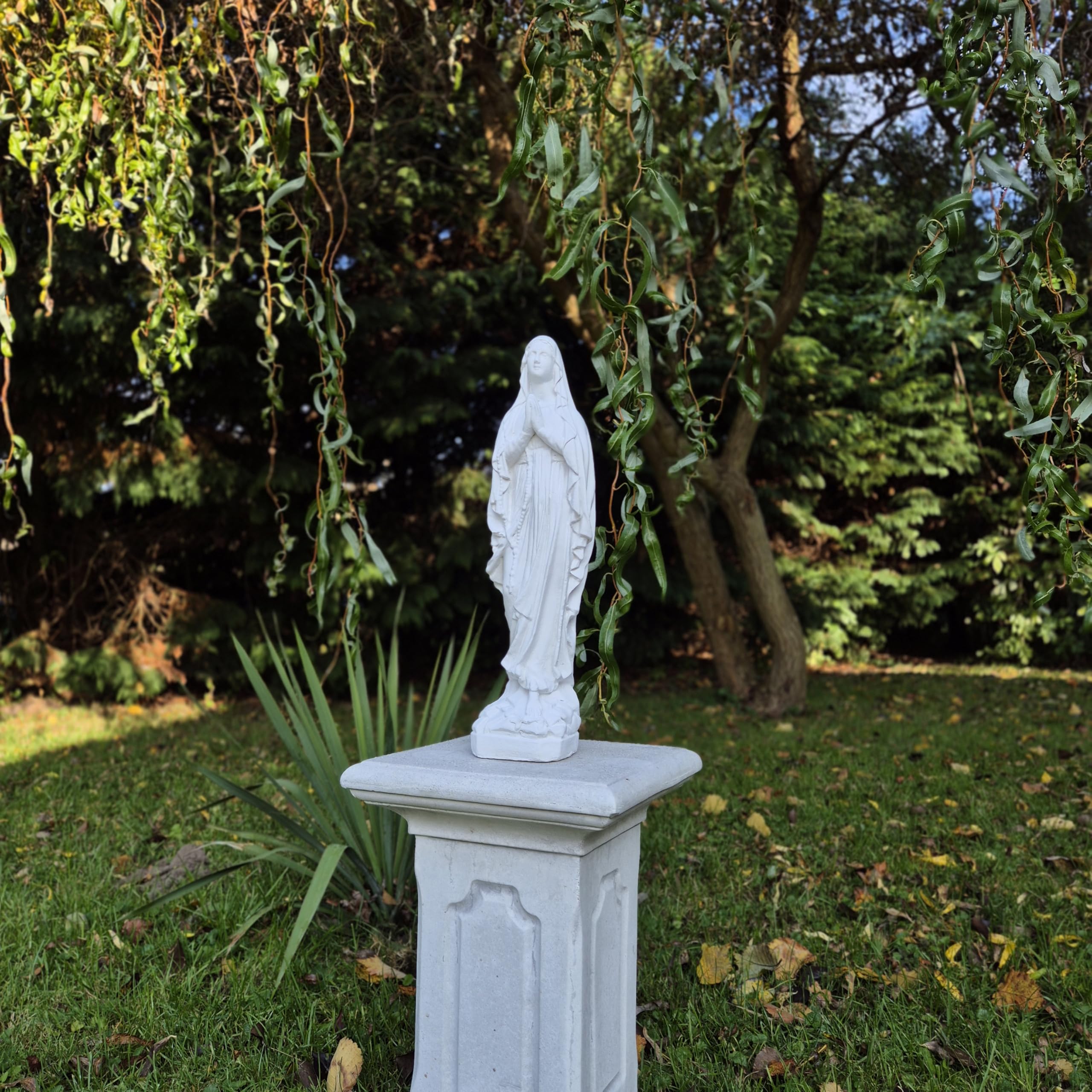 FABRIQ Statua della Sacra Madonna 38 cm – 2 kg in pietra artificiale – resistente alle intemperie e al gelo – Statua da giardino Madonna per casa e chiesa