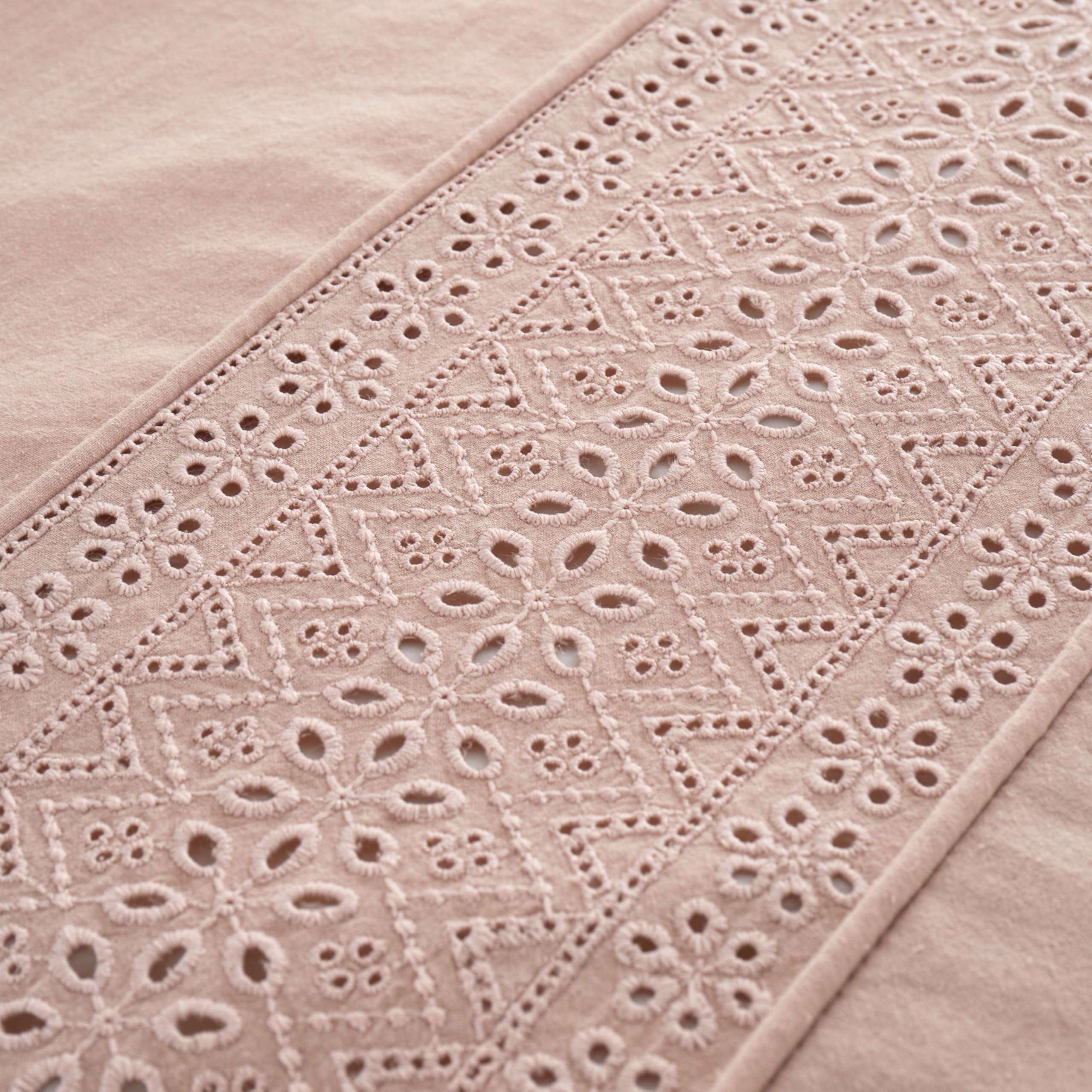 Catherine Lansfield Broderie Anglaise Single Duvet Cover Set including Pillowcase Blush Pink - Image 3