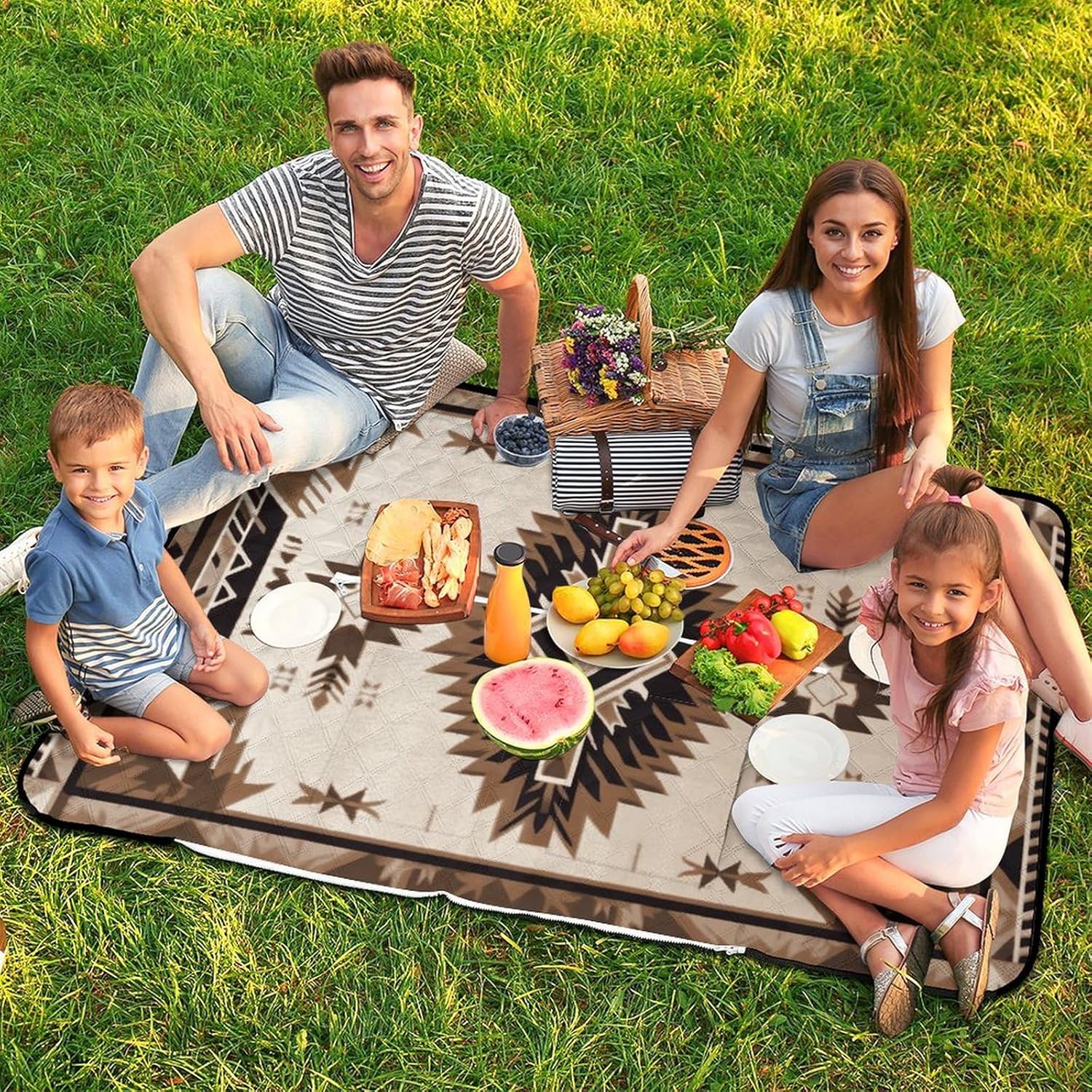 Native American Picnic Blanket 150x100cm, Foldable 2-in-1 Picnic Mat and Tote Bag Portable Waterproof Beach Mat Sandproof Outdoor Blanket for Park, Hiking, Beach, Camping, Travel